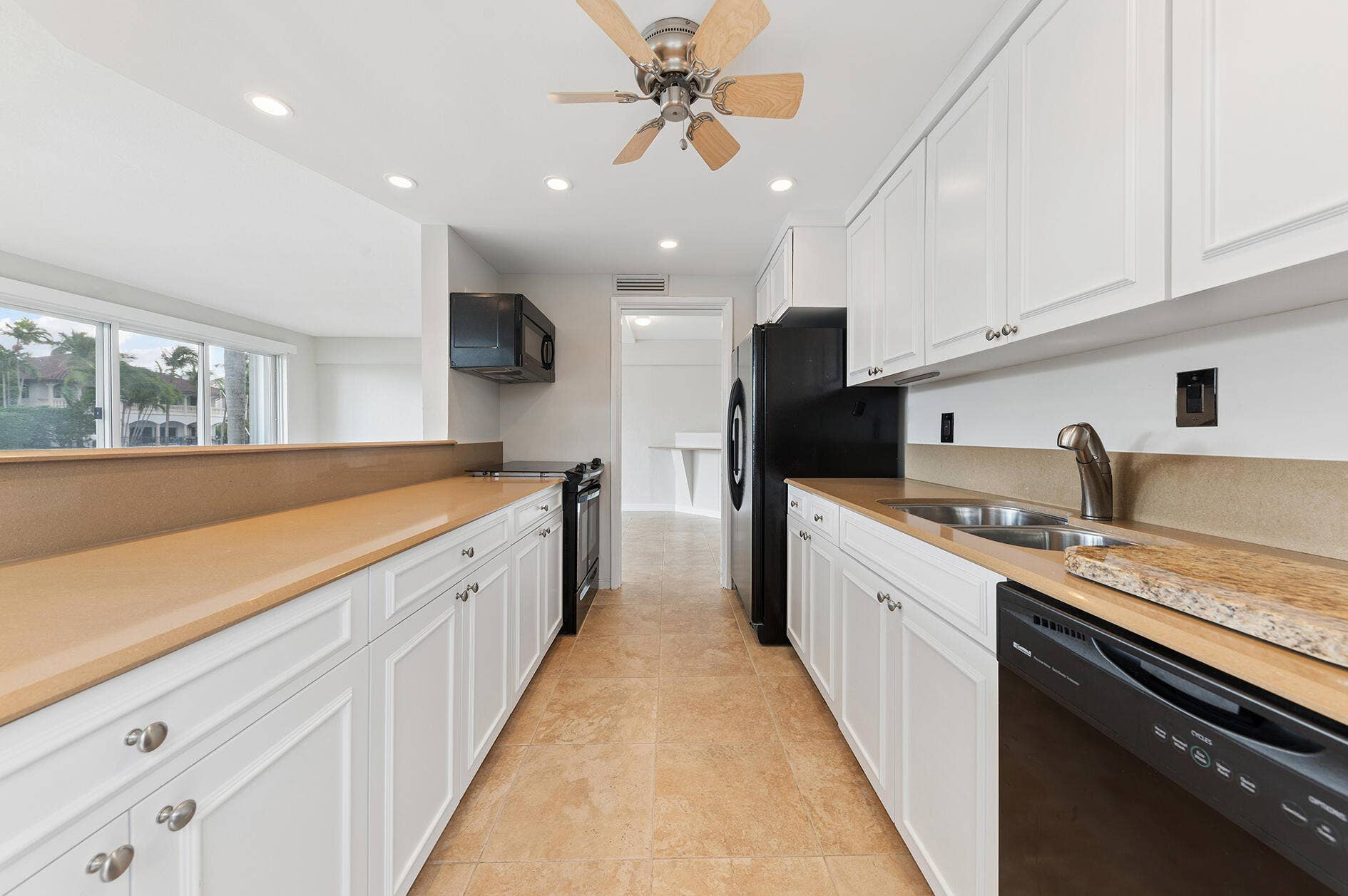 180 Isle Of Venice Drive, #119, Fort Lauderdale, FL 33301 15 4