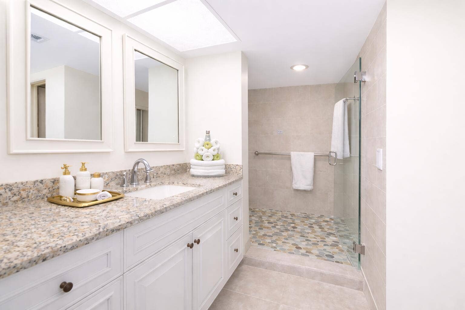 9220 SW 14th Street, #3-208, Boca Raton, FL 33428 Primary Bathroom