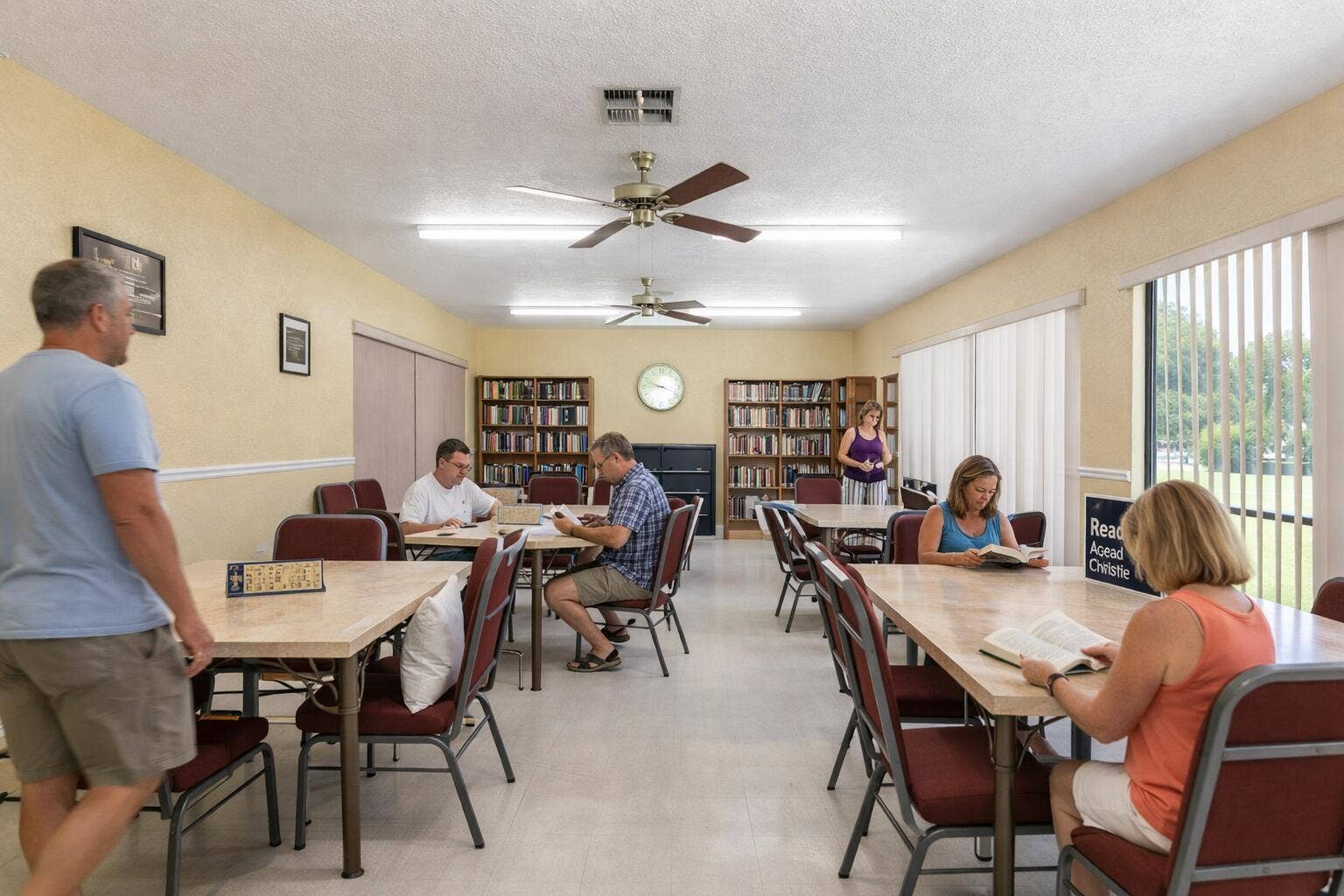9220 SW 14th Street, #3-208, Boca Raton, FL 33428 library
