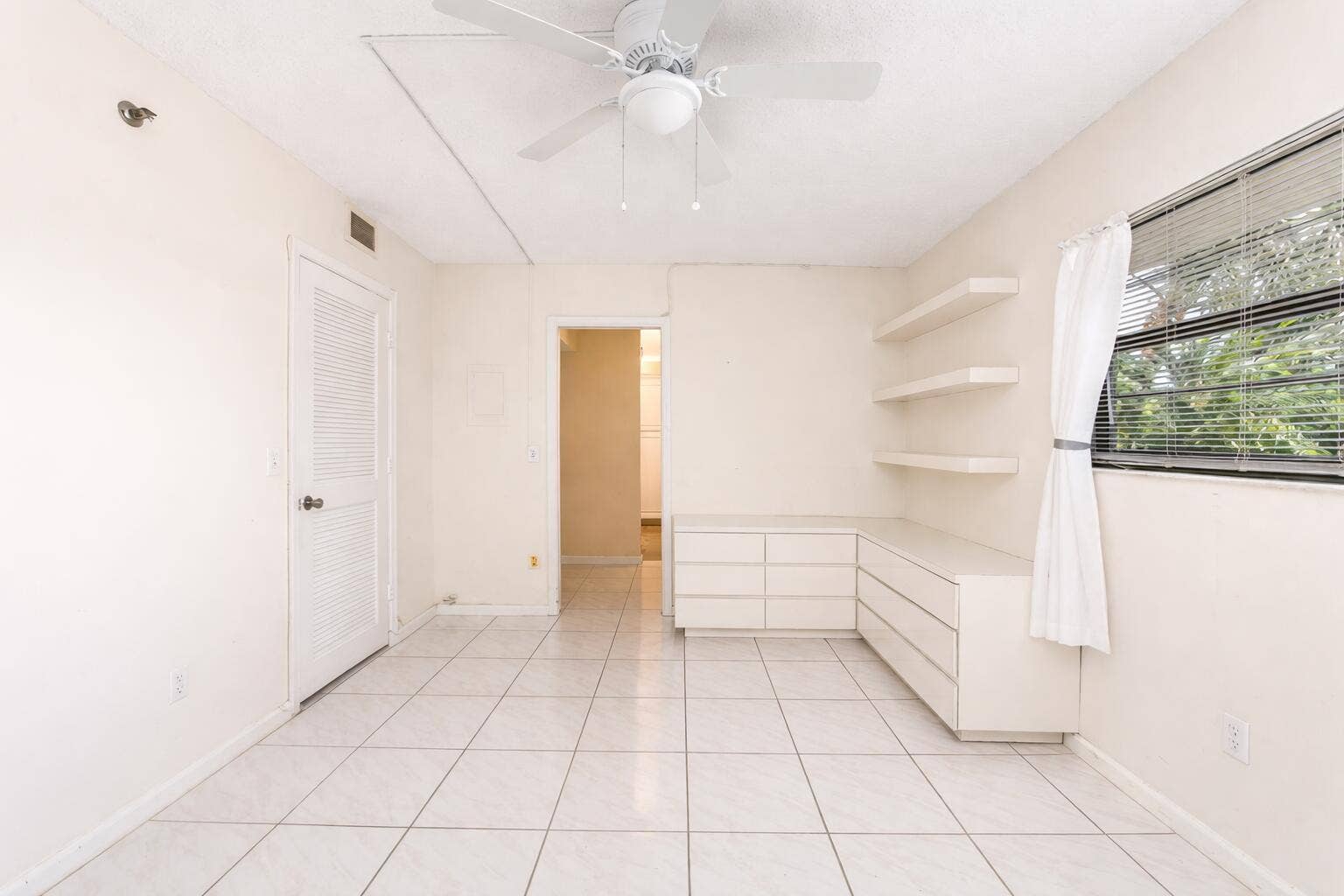 9220 SW 14th Street, #3-208, Boca Raton, FL 33428 Guest Bedroom