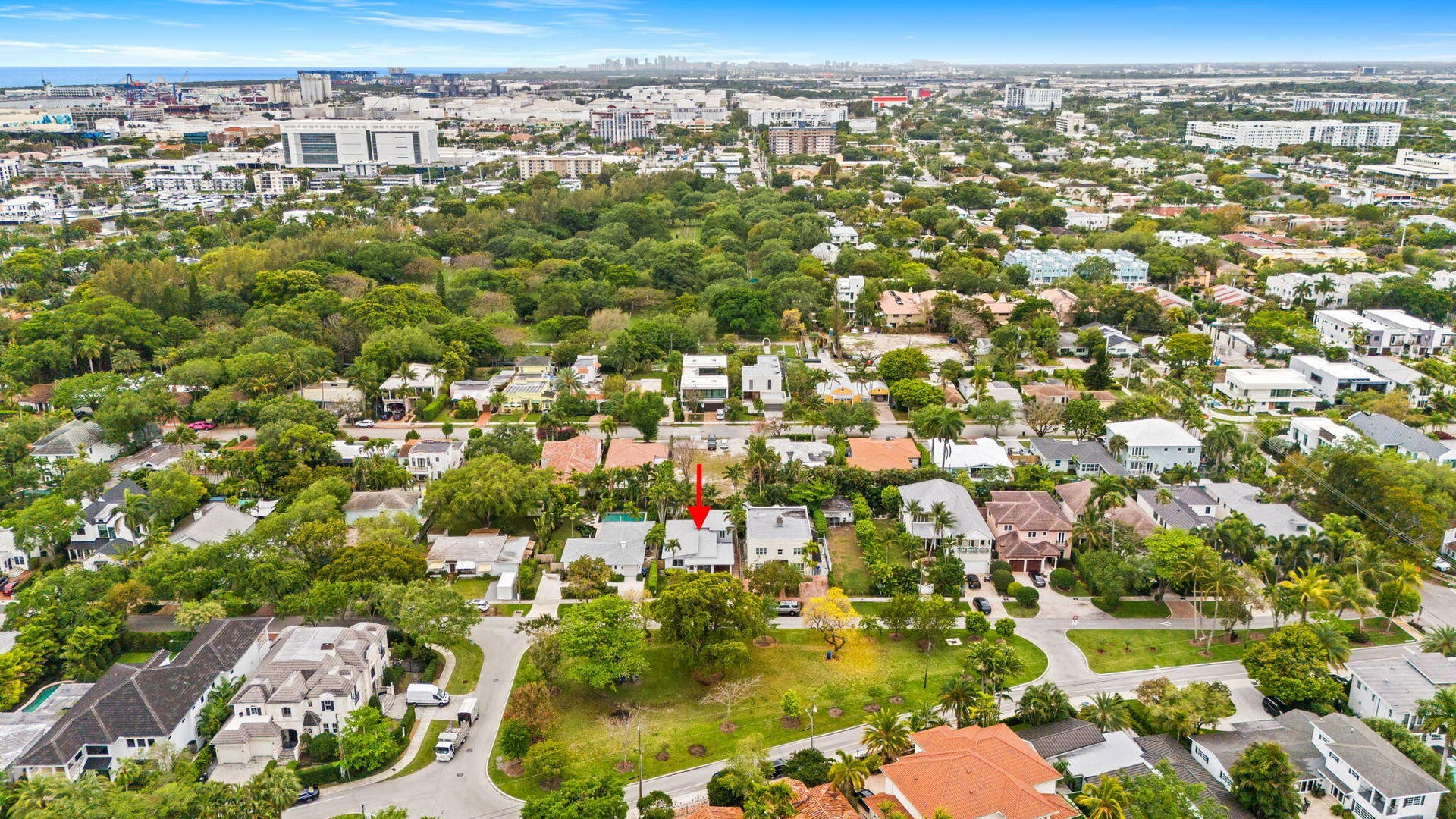 1004 SE 11th Street, Fort Lauderdale, FL 33316 1-web-or-mls-DJI_20260401135542_0783_D