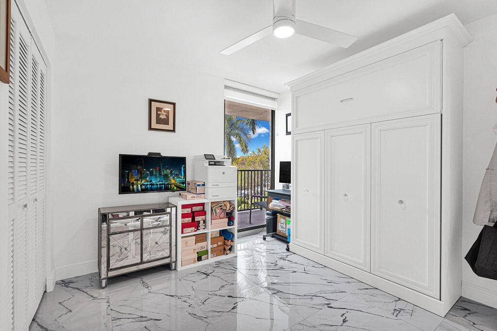 Beautiful Murphy bed in 2nd bedroom