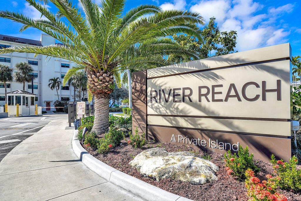River Reach Entry Sign