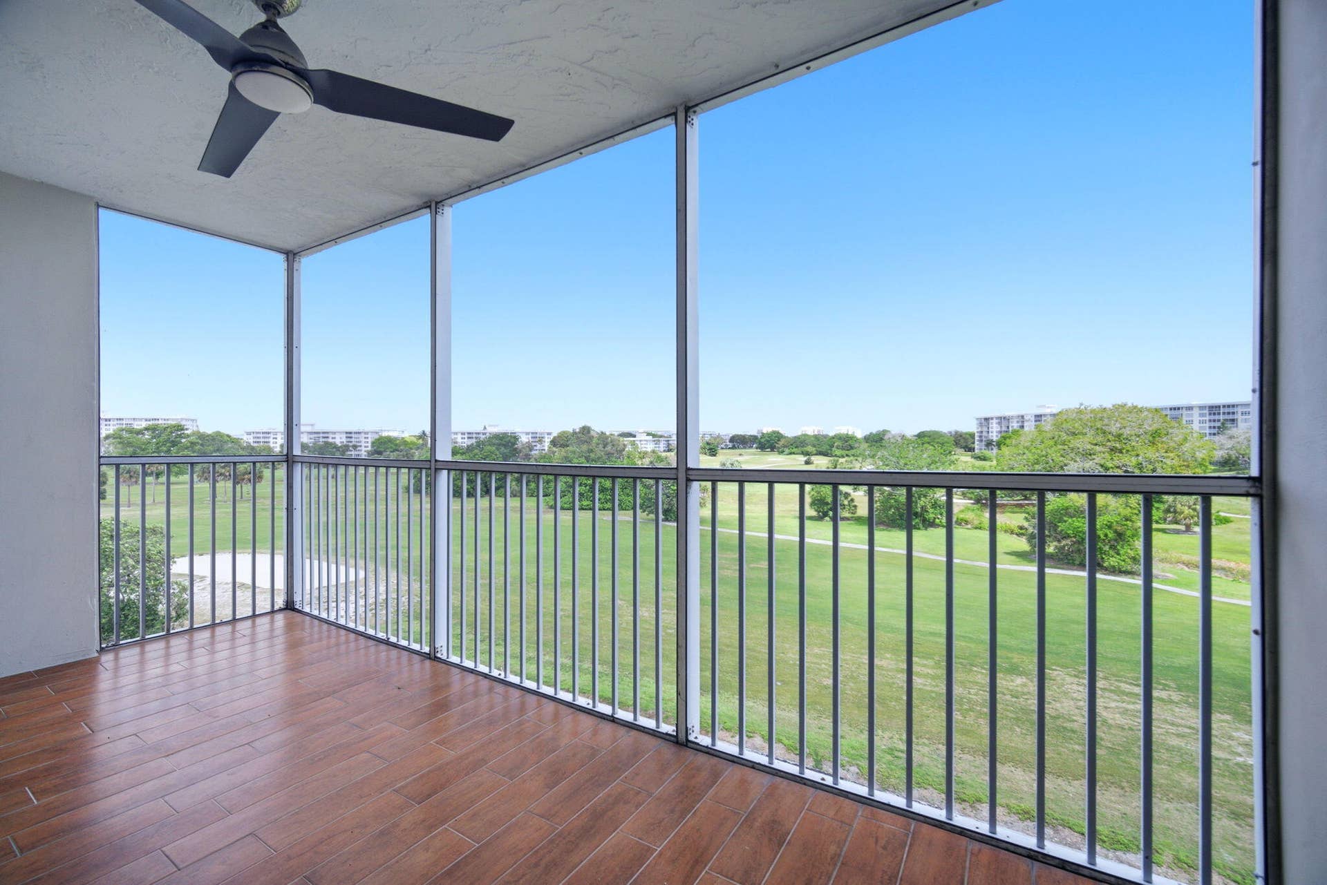 2901 S Palm Aire Drive, Pompano Beach, FL 33069 24-web-or-mls-IMG_3326