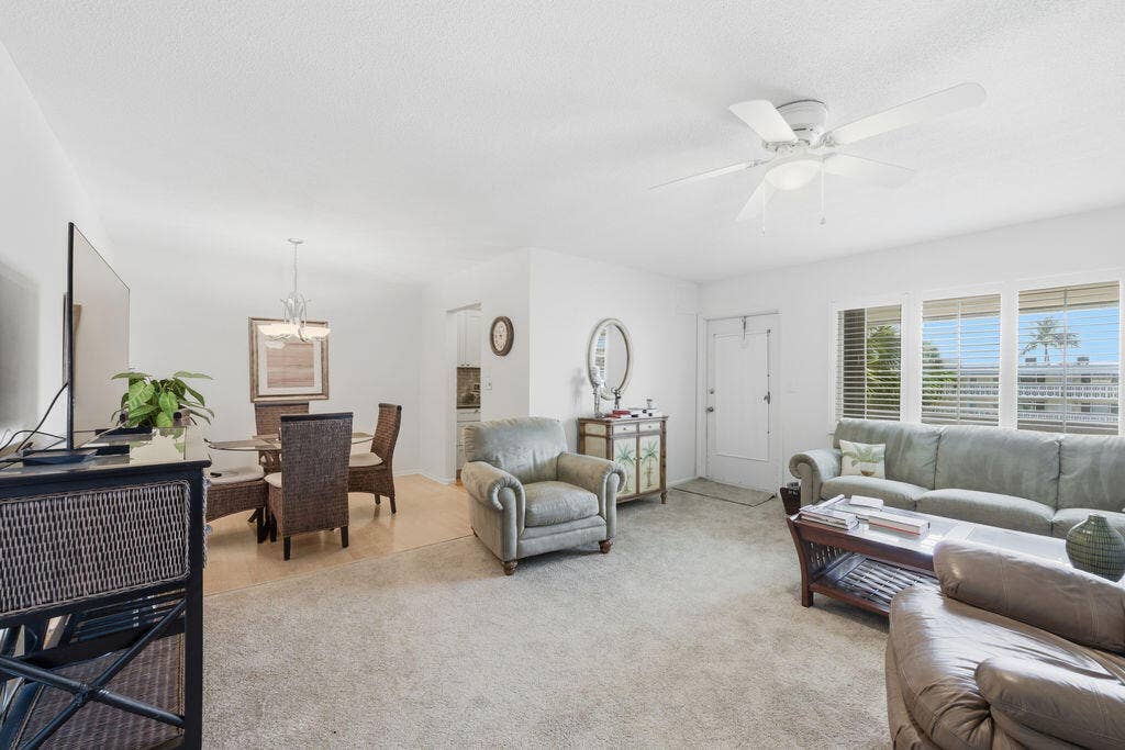 101 Doolen Court, #307, North Palm Beach, FL 33408 Living Room