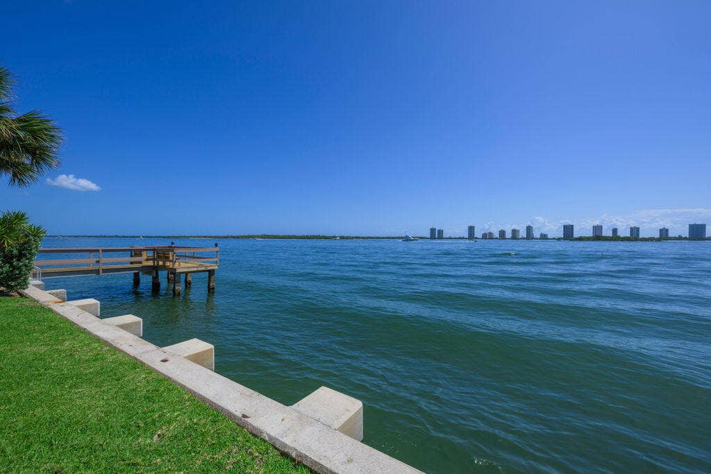 101 Doolen Court, #307, North Palm Beach, FL 33408 View