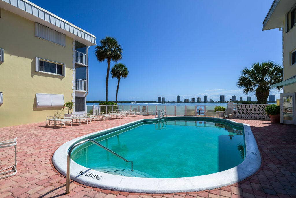 101 Doolen Court, #307, North Palm Beach, FL 33408 Pool