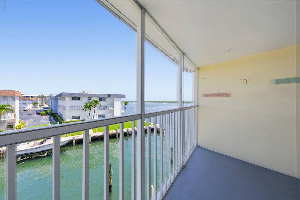 101 Doolen Court, #307, North Palm Beach, FL 33408 Private Blacony