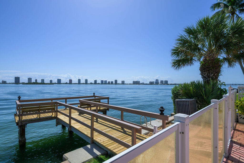 101 Doolen Court, #307, North Palm Beach, FL 33408 Dock