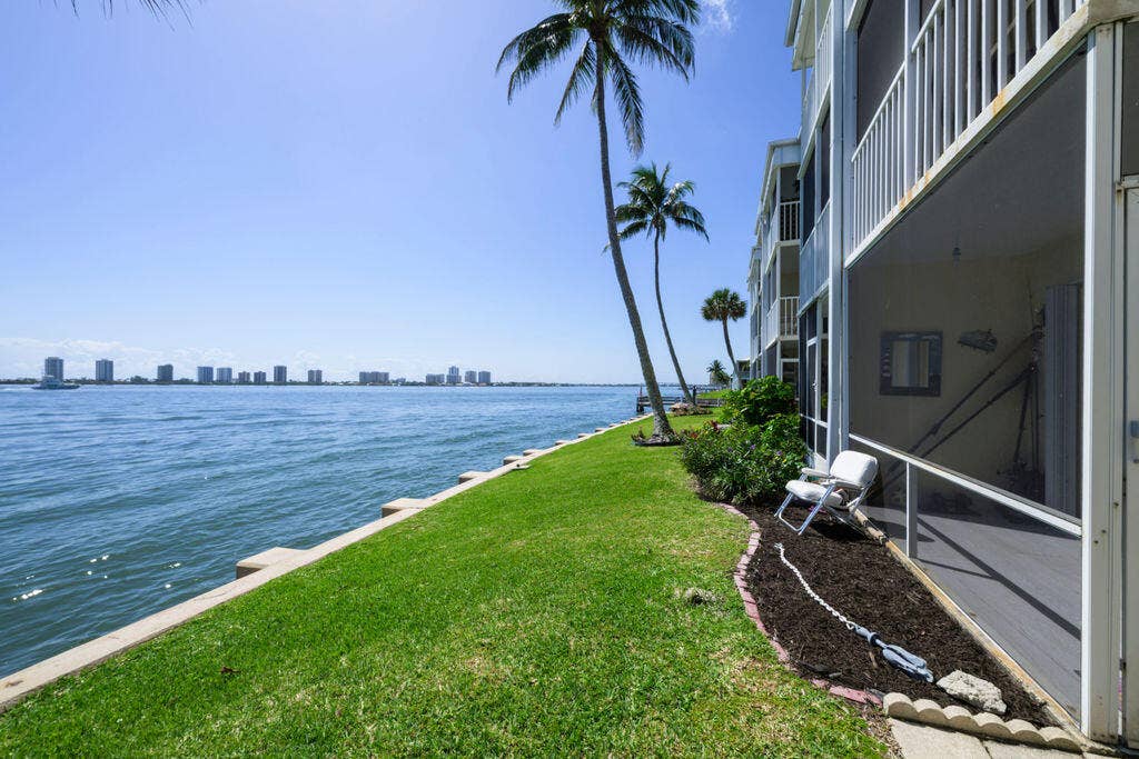 101 Doolen Court, #307, North Palm Beach, FL 33408 View