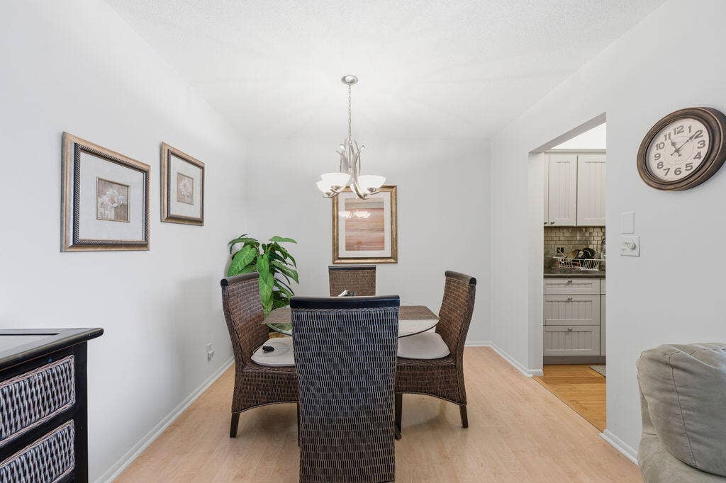 101 Doolen Court, #307, North Palm Beach, FL 33408 Dining Room
