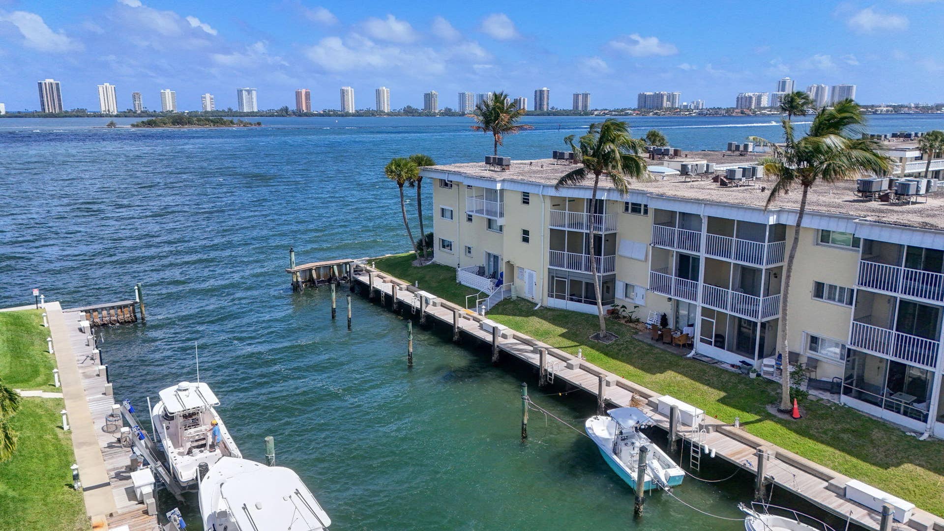 101 Doolen Court, #307, North Palm Beach, FL 33408 Location