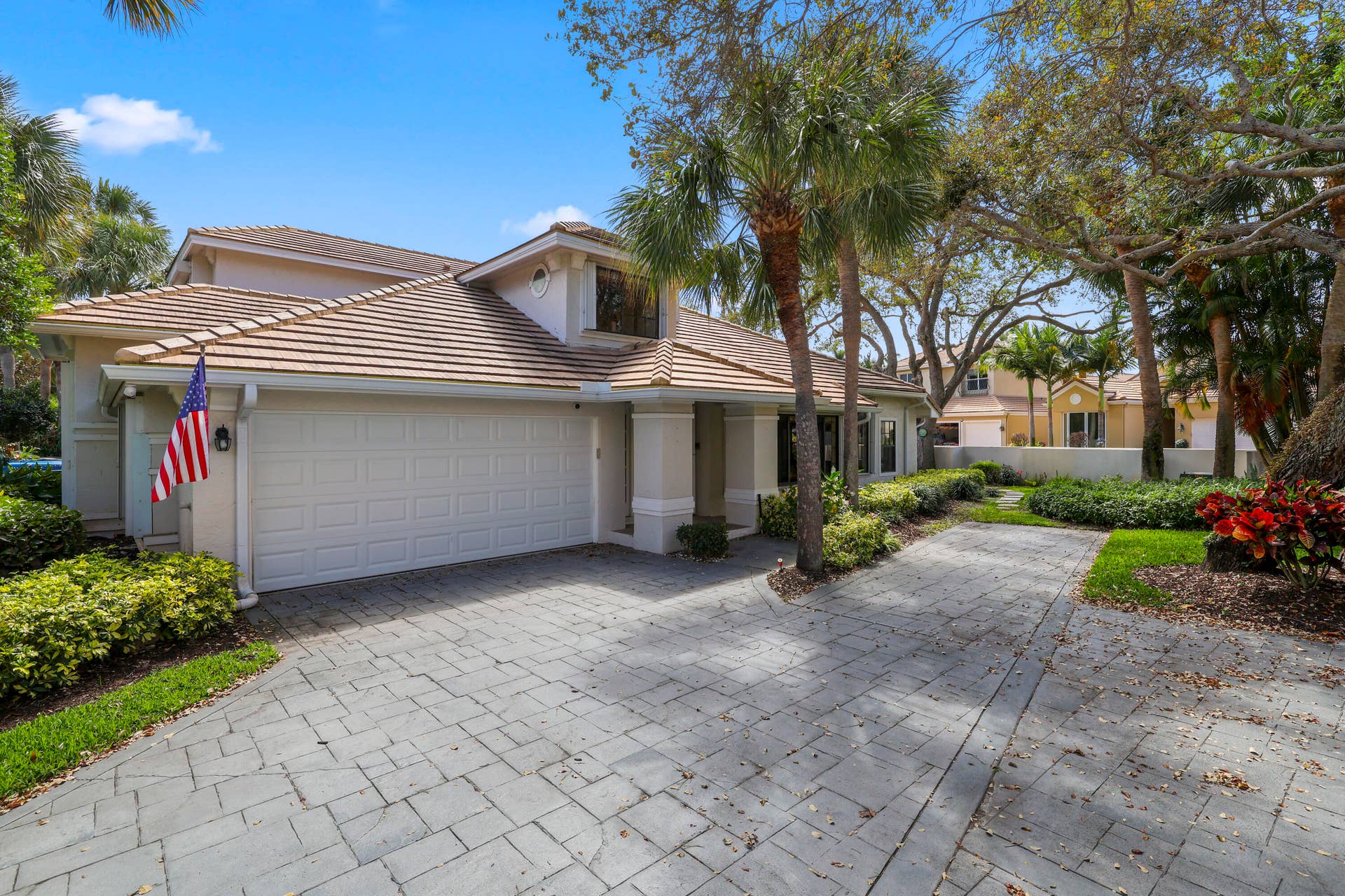 461 Coral Cove Drive - 3.jpg-FULL