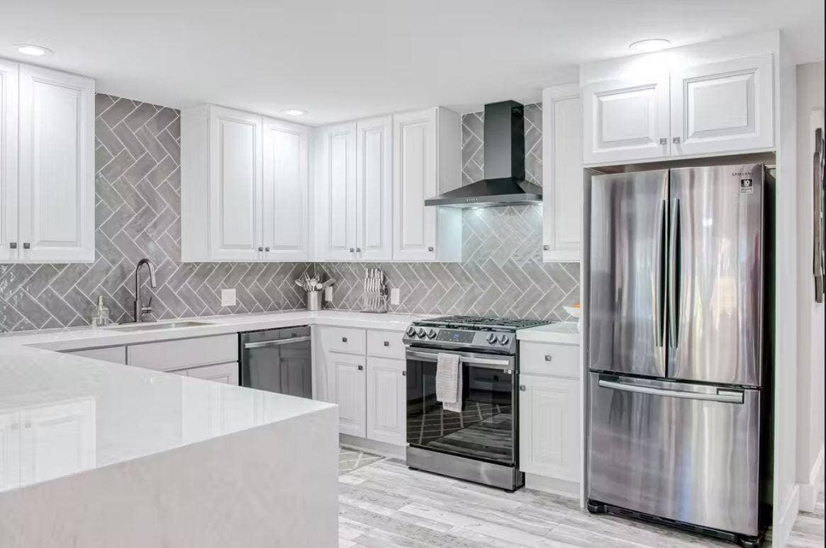 706 Sunset Road, West Palm Beach, FL 33401 5