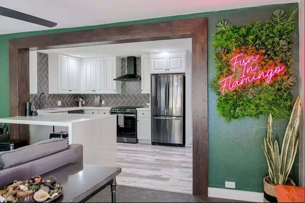 706 Sunset Road, West Palm Beach, FL 33401 1