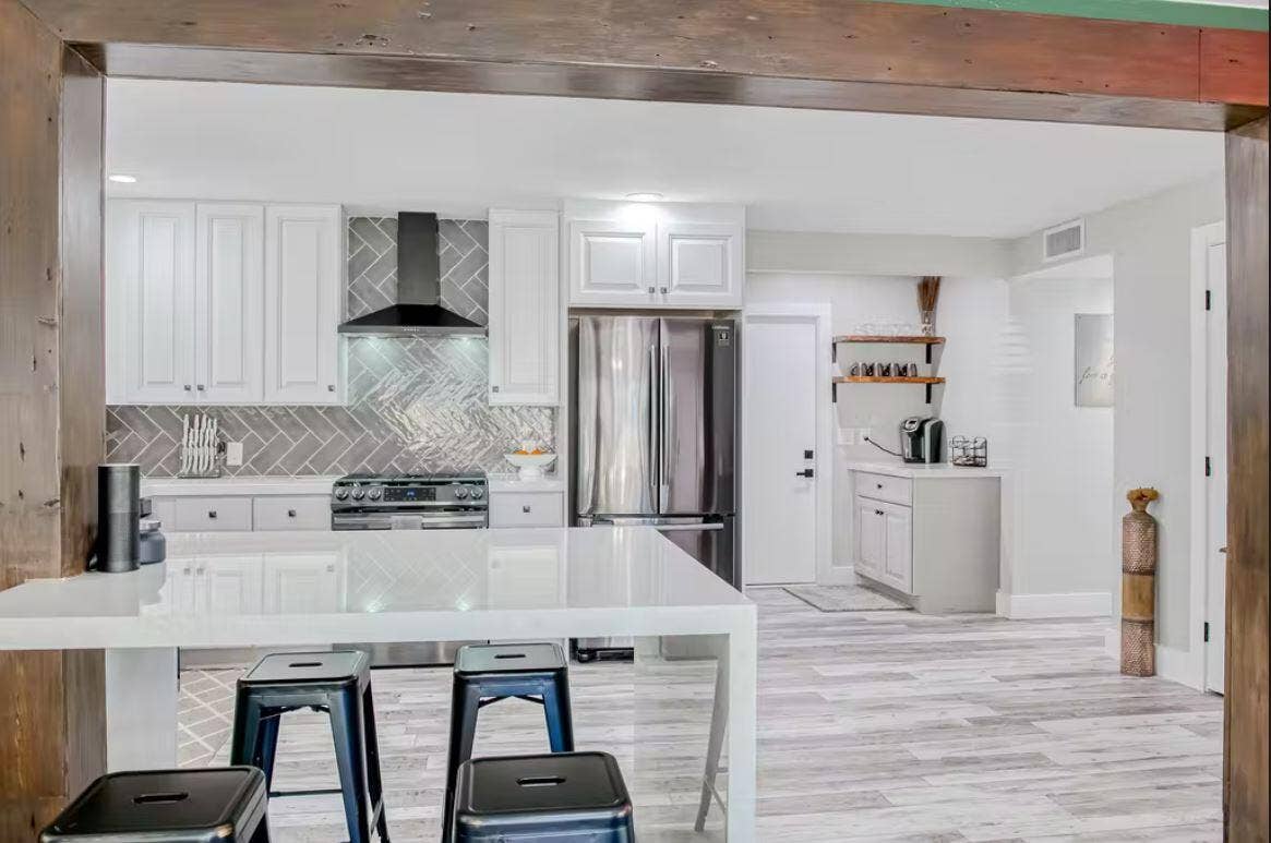 706 Sunset Road, West Palm Beach, FL 33401 3