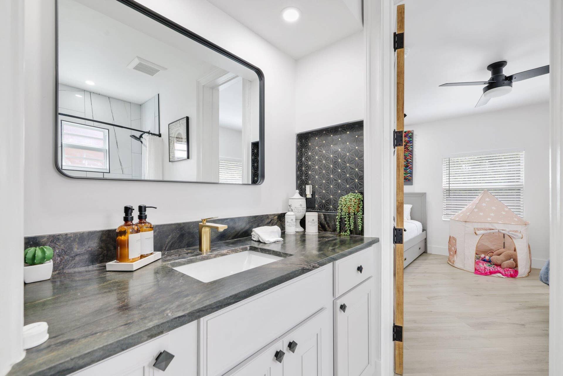 706 Sunset Road, West Palm Beach, FL 33401 706 Sunset Road - 57.jpg-SMALL