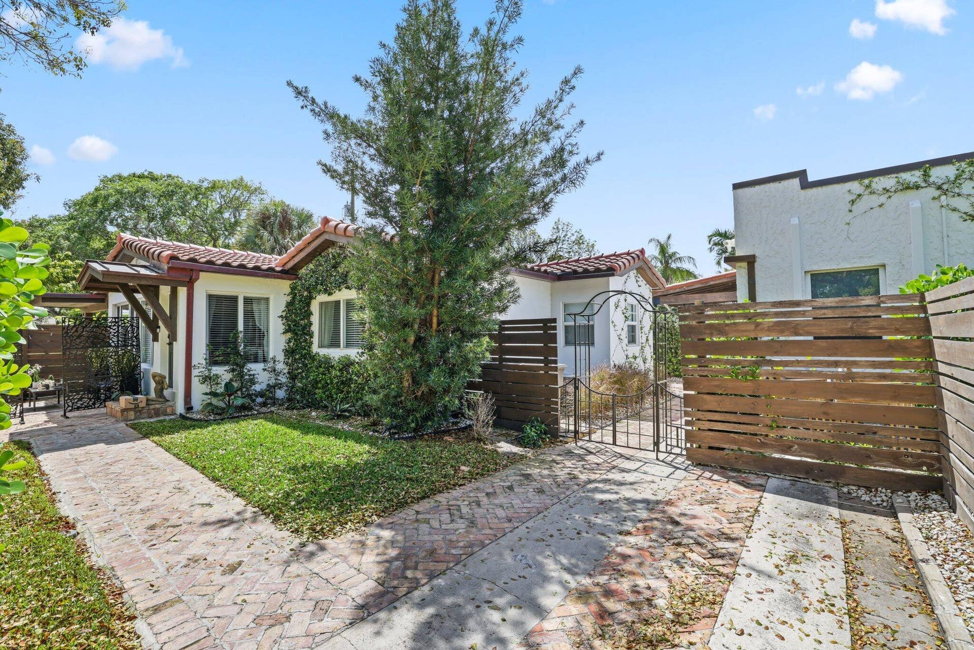 706 Sunset Road, West Palm Beach, FL 33401 706 Sunset Road - 18.jpg-SMALL