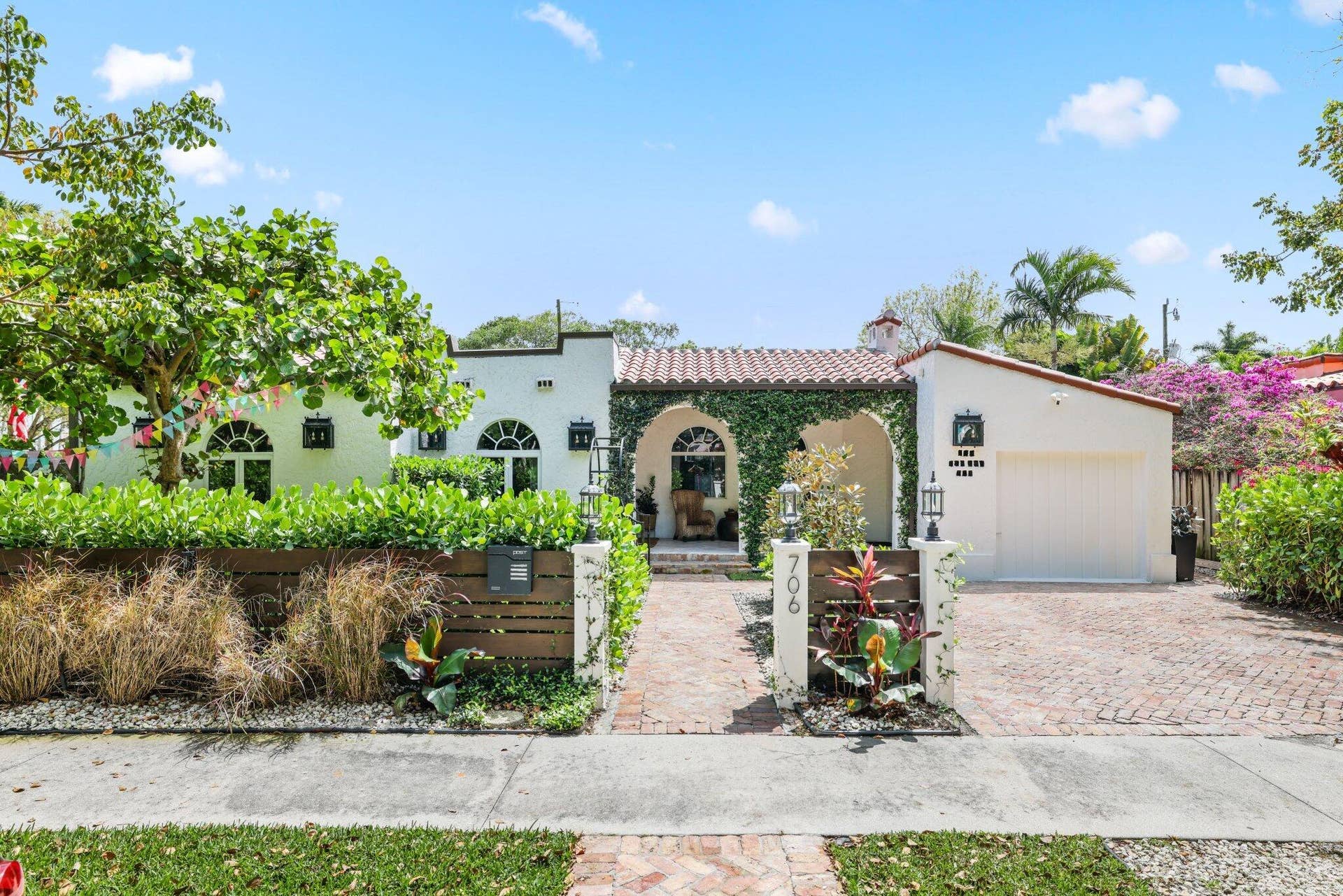 706 Sunset Road, West Palm Beach, FL 33401 706 Sunset Road - 6.jpg-SMALL