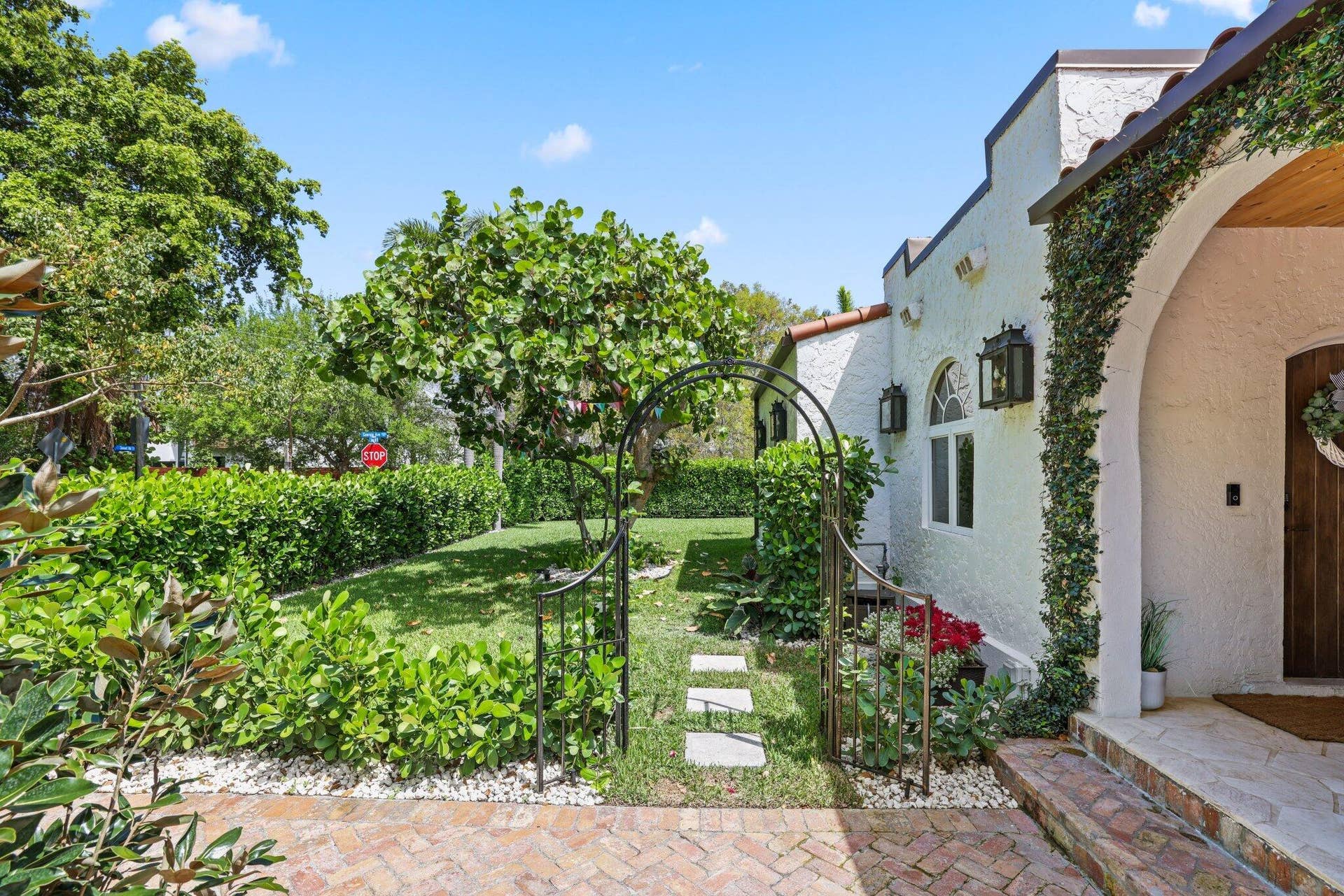 706 Sunset Road, West Palm Beach, FL 33401 706 Sunset Road - 11.jpg-SMALL