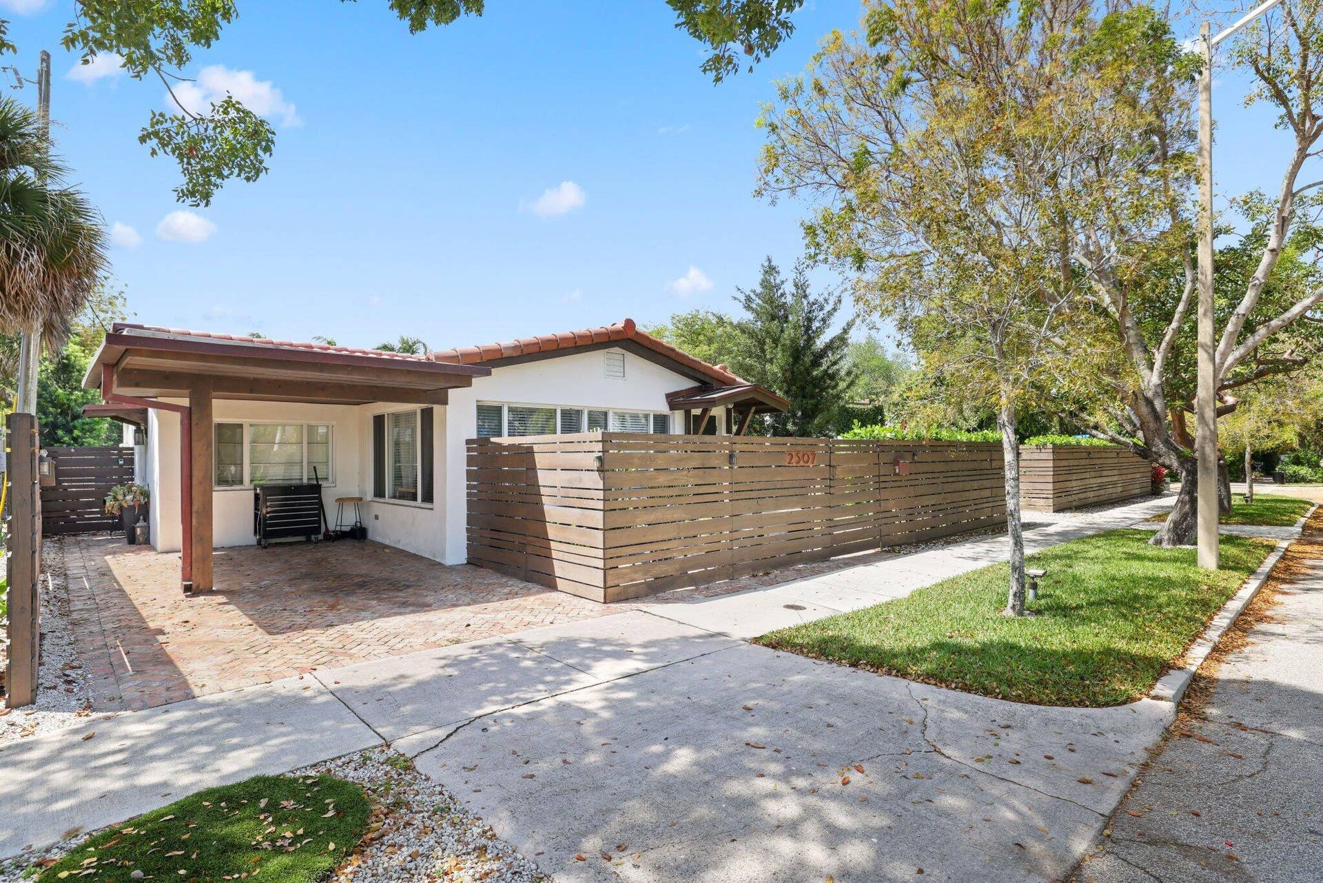 706 Sunset Road, West Palm Beach, FL 33401 706 Sunset Road - 15.jpg-SMALL