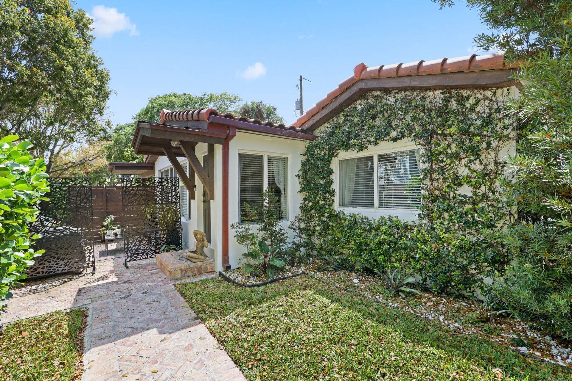 706 Sunset Road, West Palm Beach, FL 33401 706 Sunset Road - 19.jpg-SMALL