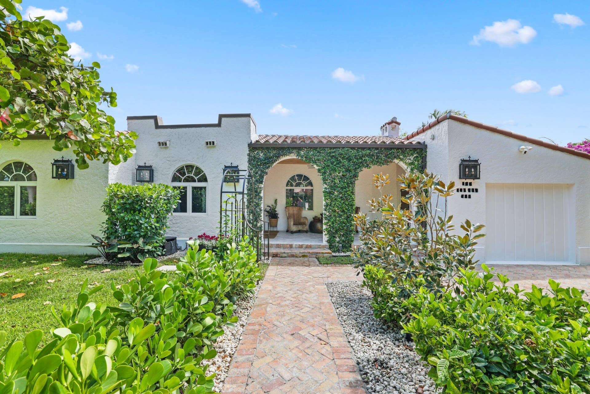 706 Sunset Road, West Palm Beach, FL 33401 706 Sunset Road - 9.jpg-SMALL