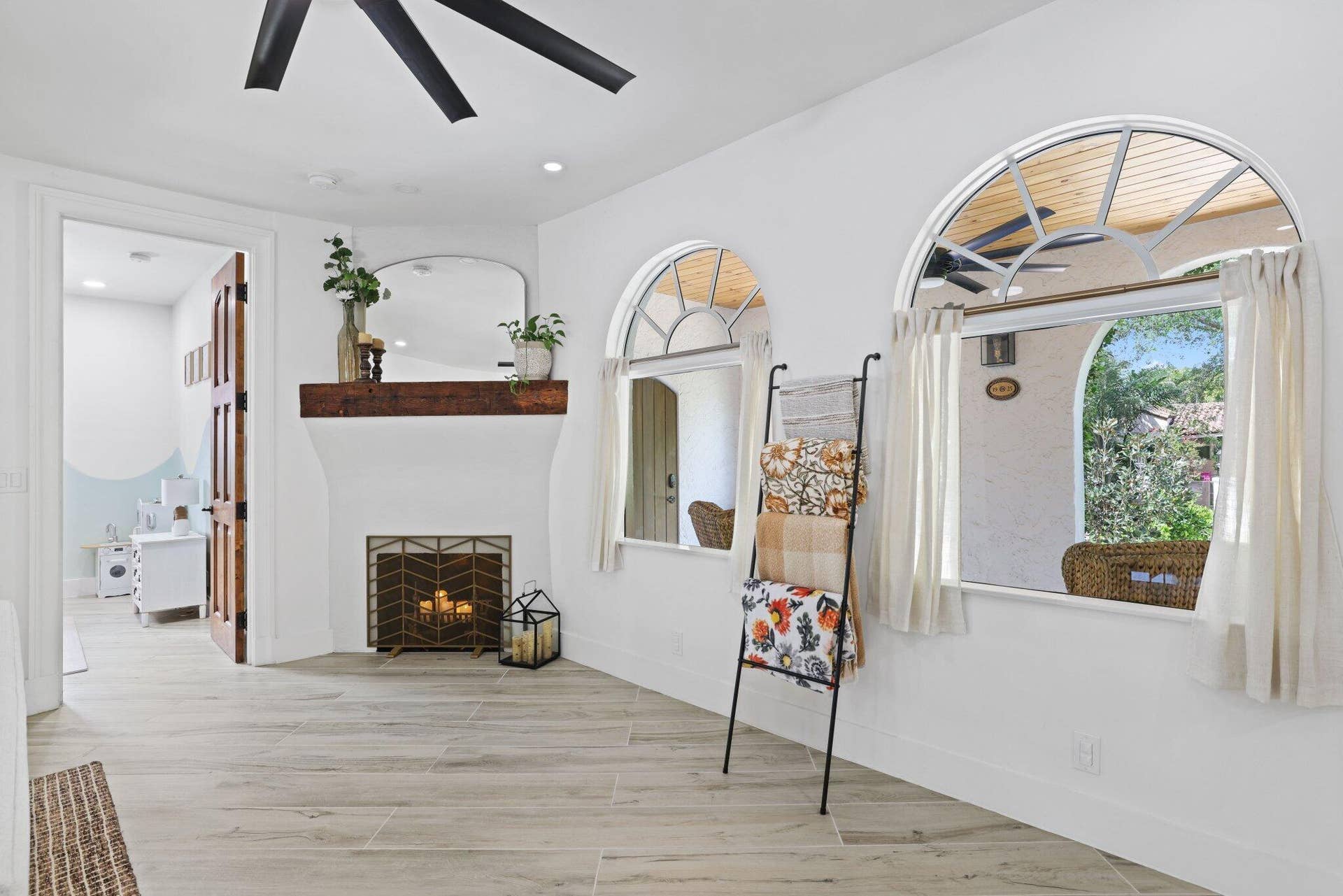 706 Sunset Road, West Palm Beach, FL 33401 706 Sunset Road - 40.jpg-SMALL