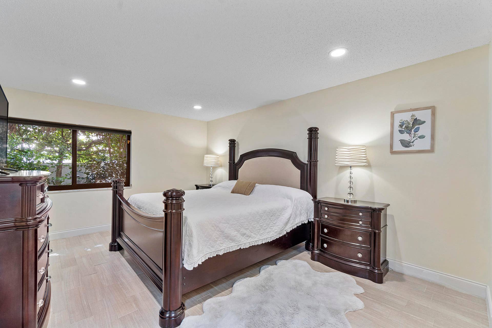 250 S Ocean Boulevard, #274, Delray Beach, FL 33483 Primary bedroom, King bed