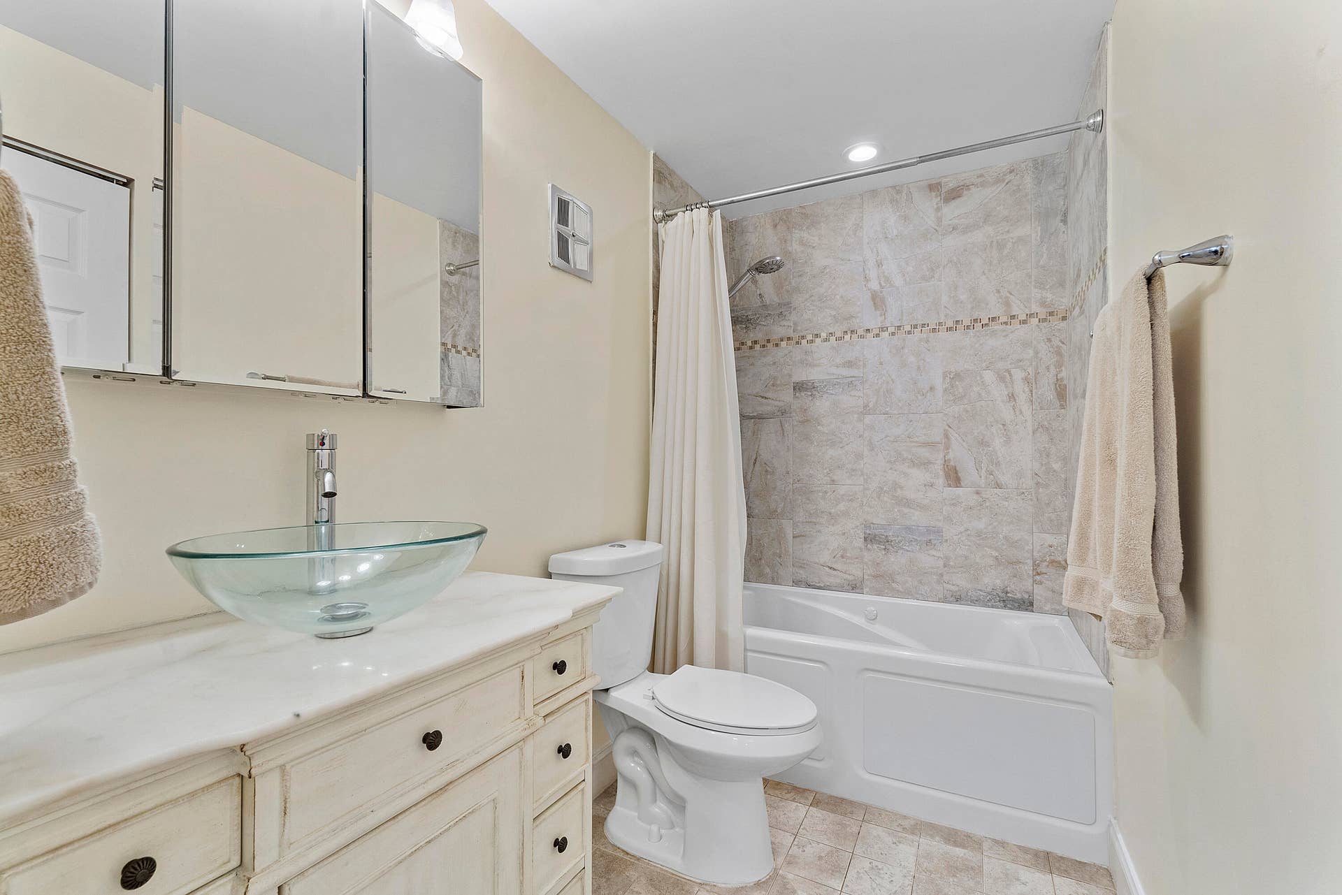 250 S Ocean Boulevard, #274, Delray Beach, FL 33483 Spa Tub
