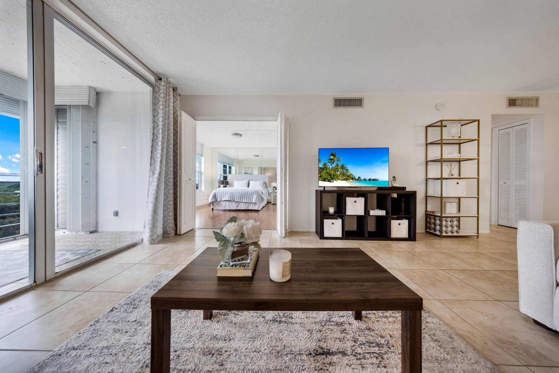 575 Oaks Lane, #1009, Pompano Beach, FL 33069 575 Oaks Ln-Pompano Beach-Natalia Hunter