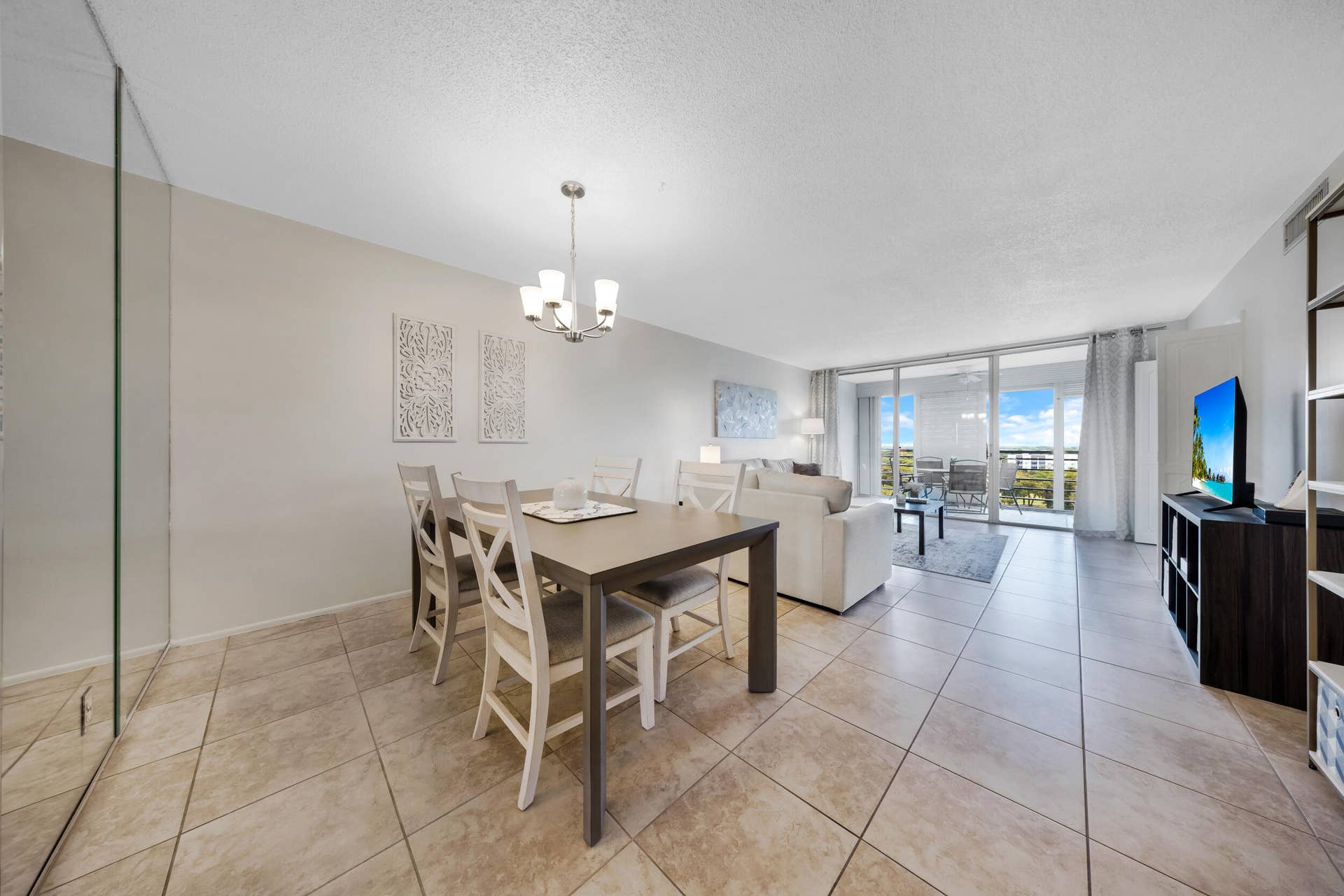 575 Oaks Lane, #1009, Pompano Beach, FL 33069 575 Oaks Ln-Pompano Beach-Natalia Hunter