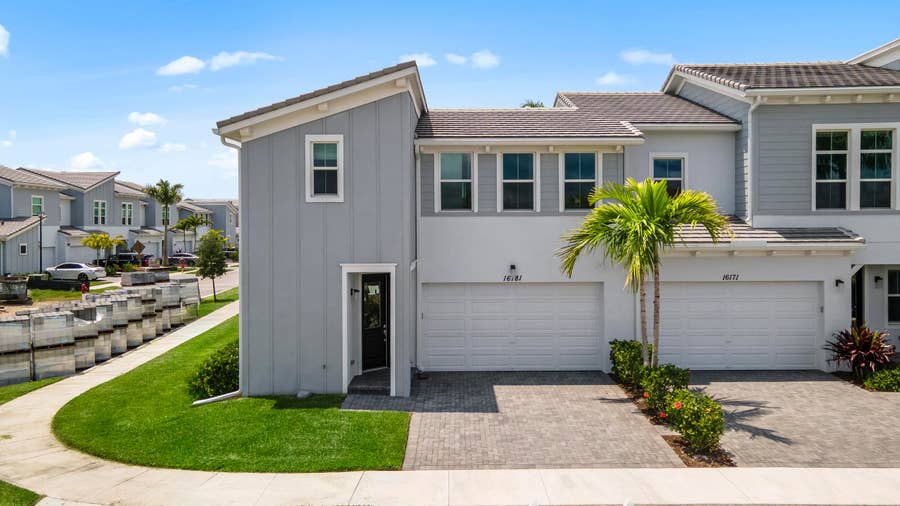 Property photo for 16181 Oakview Drive, Westlake, FL