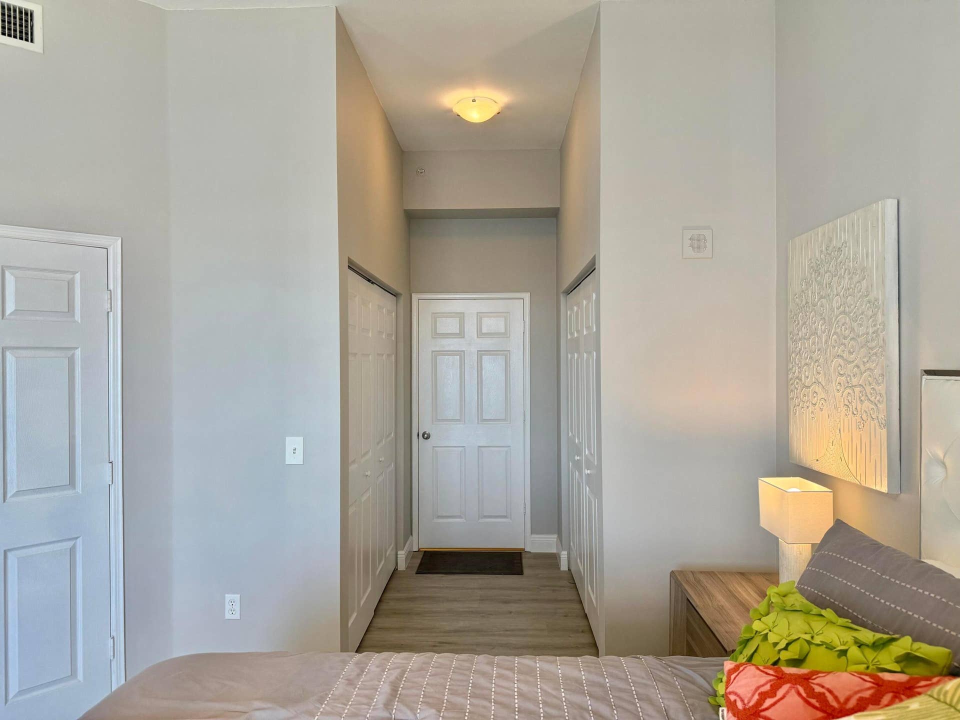 MBR DOUBLE CLOSETS