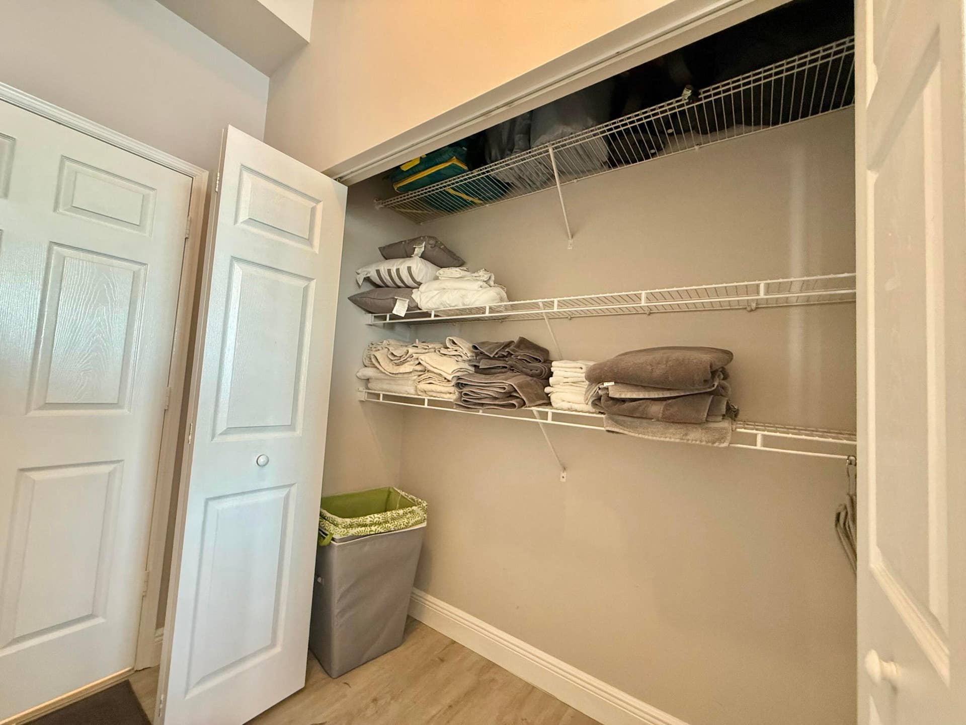 MBR CLOSET 1