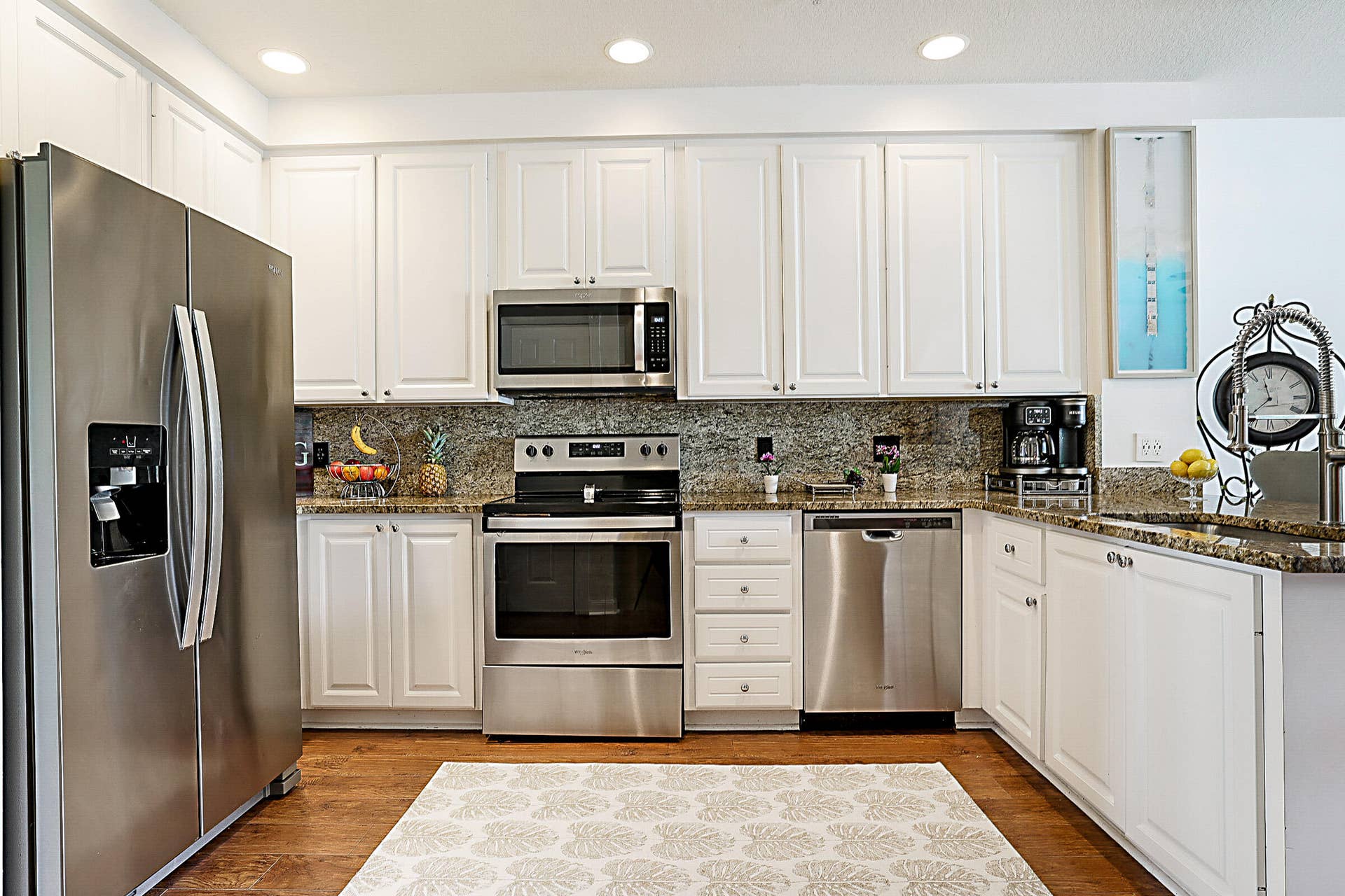 3414 W Mallory Boulevard, Jupiter, FL 33458 Spacious kitchen with stainless steel appliances