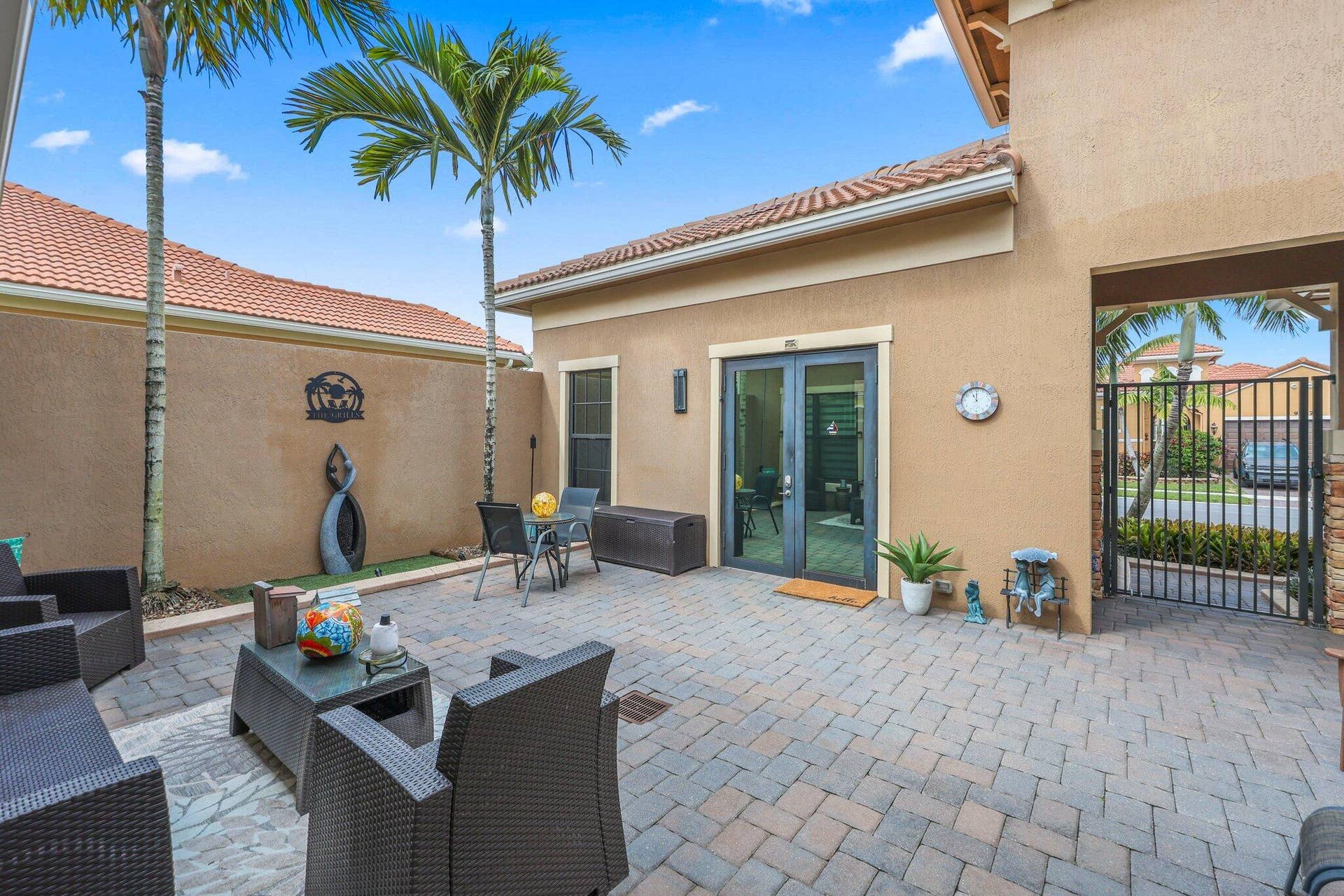 9368 Cantal Circle E, Parkland, FL 33076 Front Courtyard