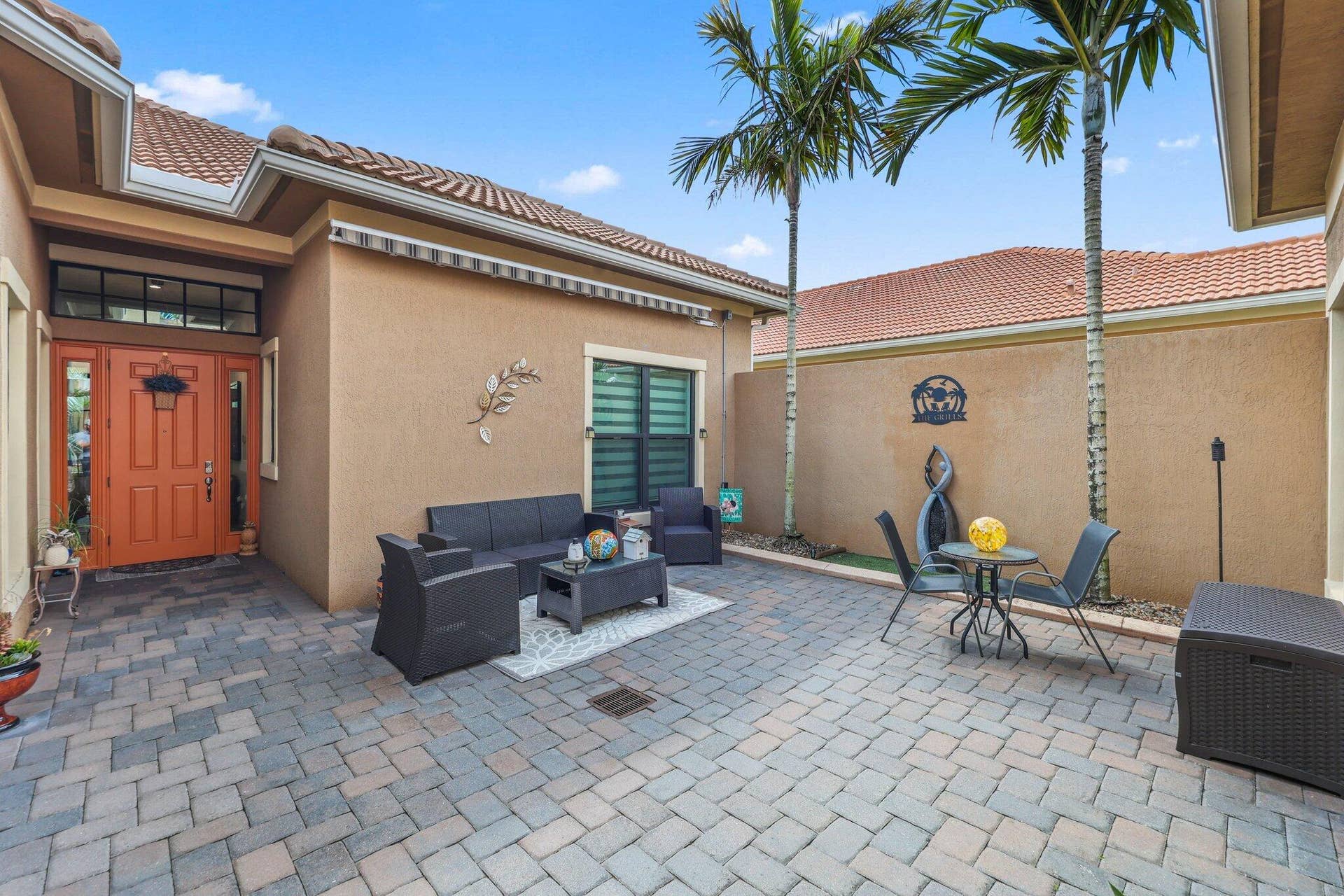 9368 Cantal Circle E, Parkland, FL 33076 Front Courtyard