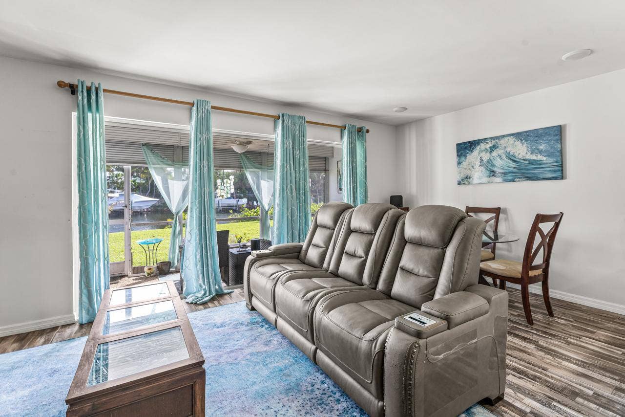 342 Southwind Drive, #102, North Palm Beach, FL 33408 Living Room