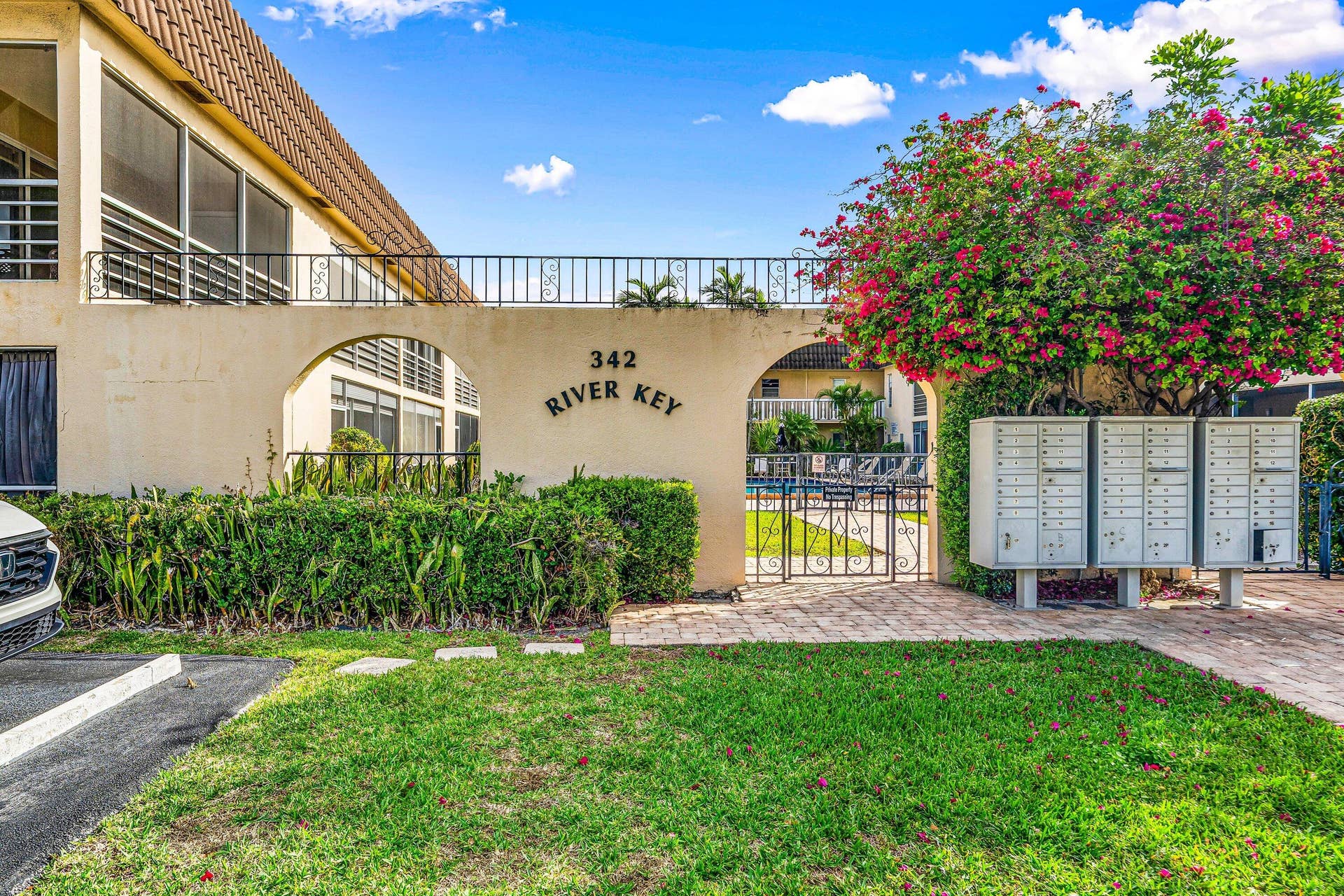 342 Southwind Drive, #102, North Palm Beach, FL 33408 Building Entrance