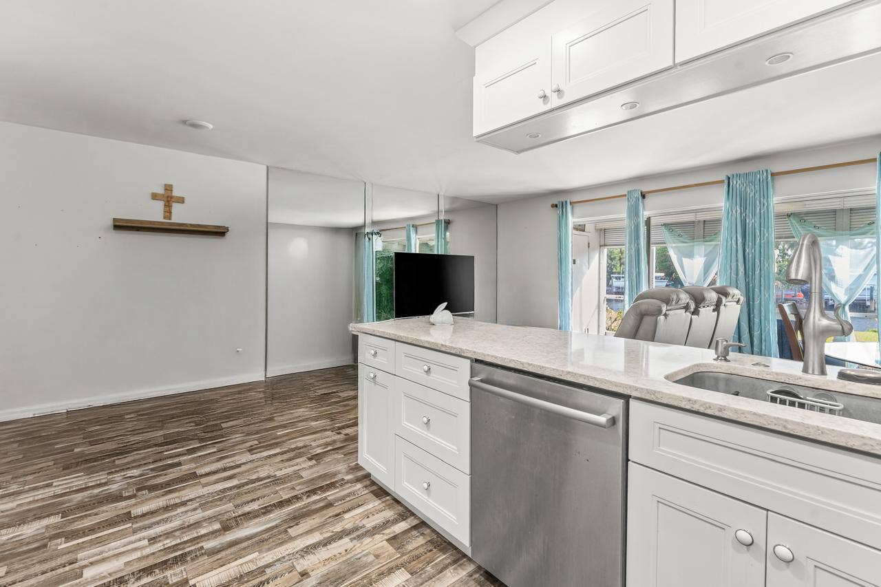 342 Southwind Drive, #102, North Palm Beach, FL 33408 Kitchen