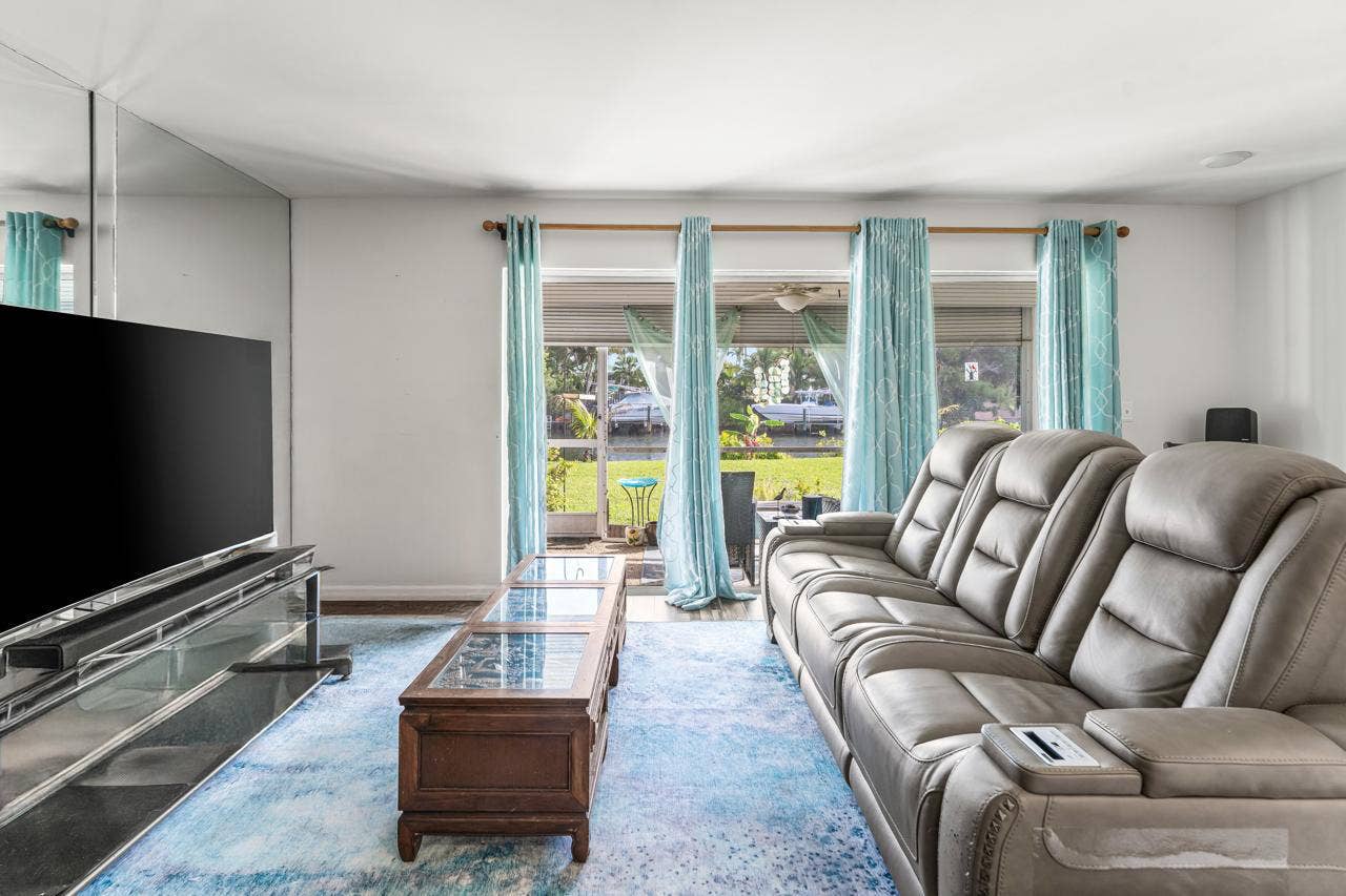 342 Southwind Drive, #102, North Palm Beach, FL 33408 Living Room