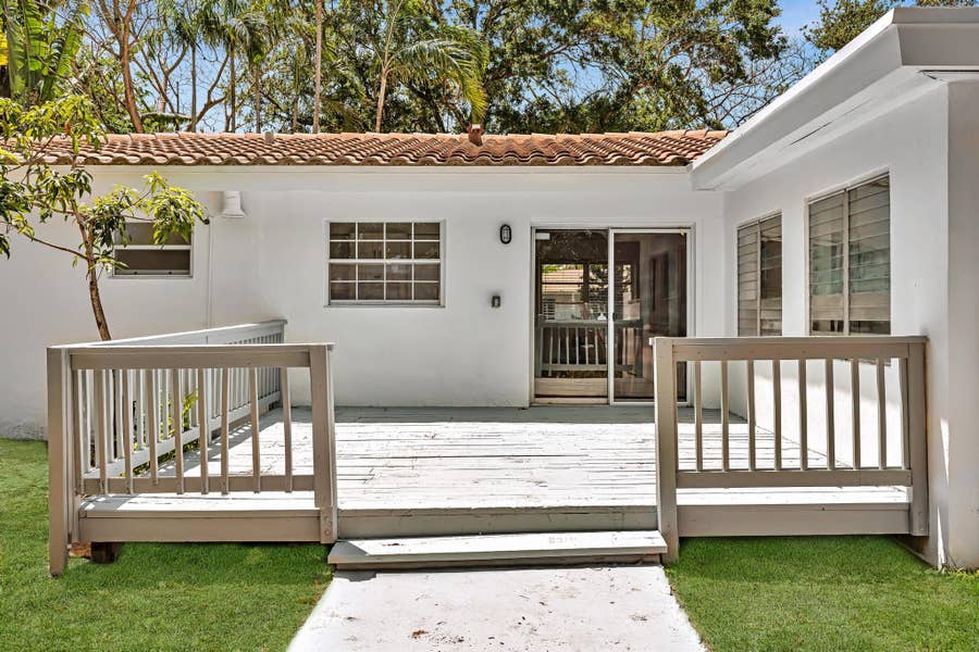 Property photo for 835 NE 16th Street, Fort Lauderdale, FL