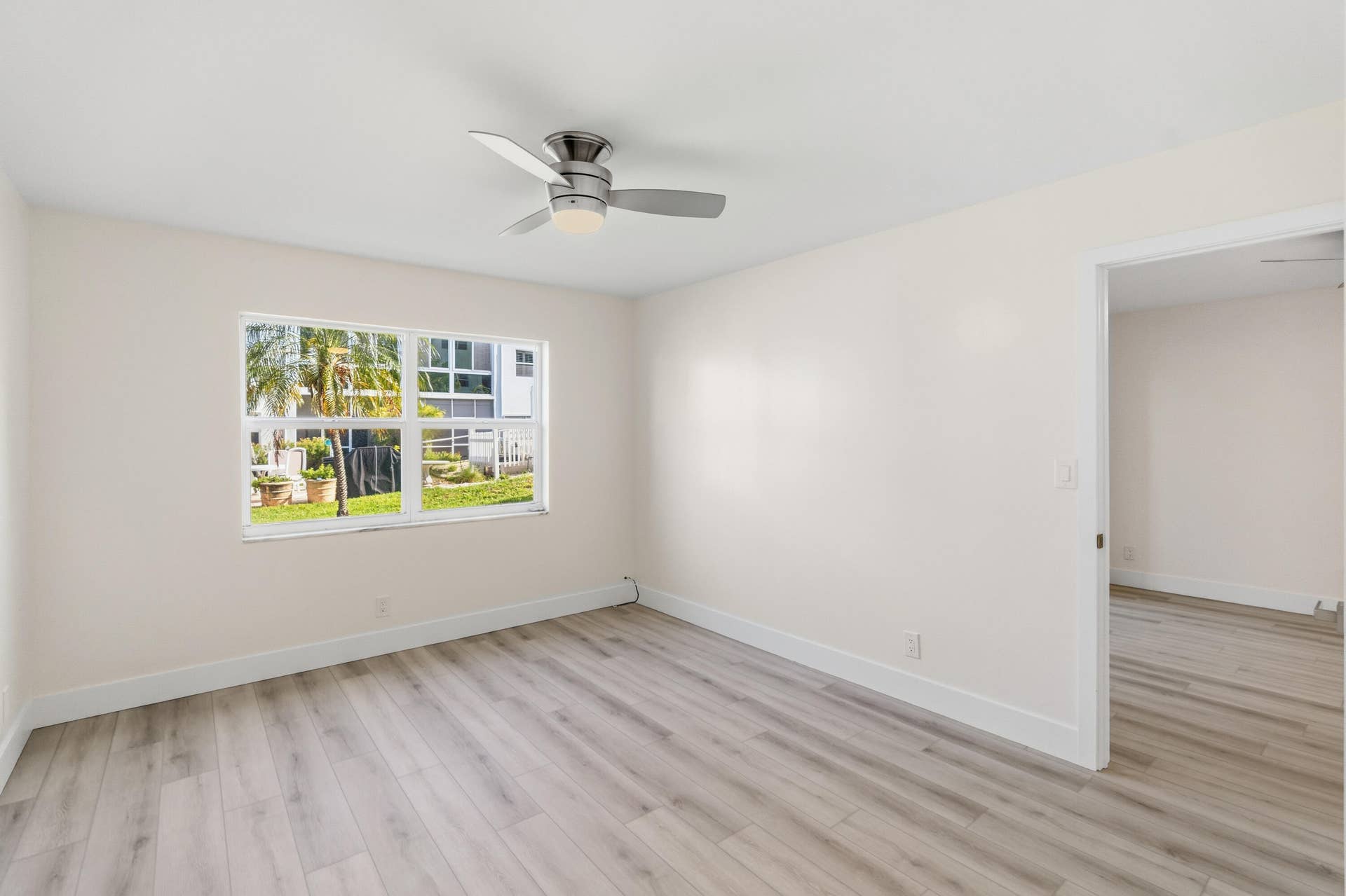 PRIMARY BEDROOM WITH ENSUITE