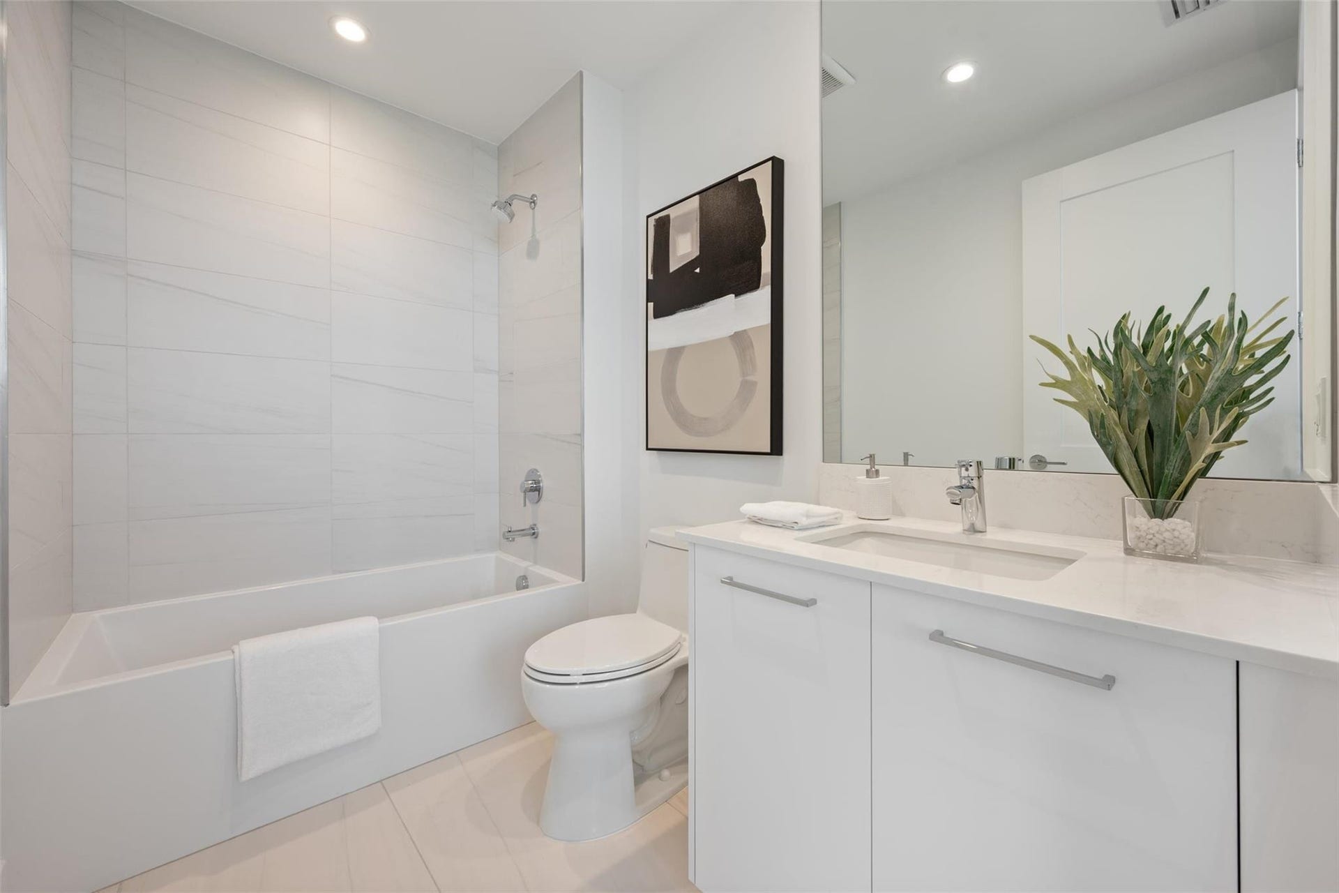 153 N Seabreeze Boulevard, #Unit 1105s, Fort Lauderdale, FL 33304 2nd Bathroom
