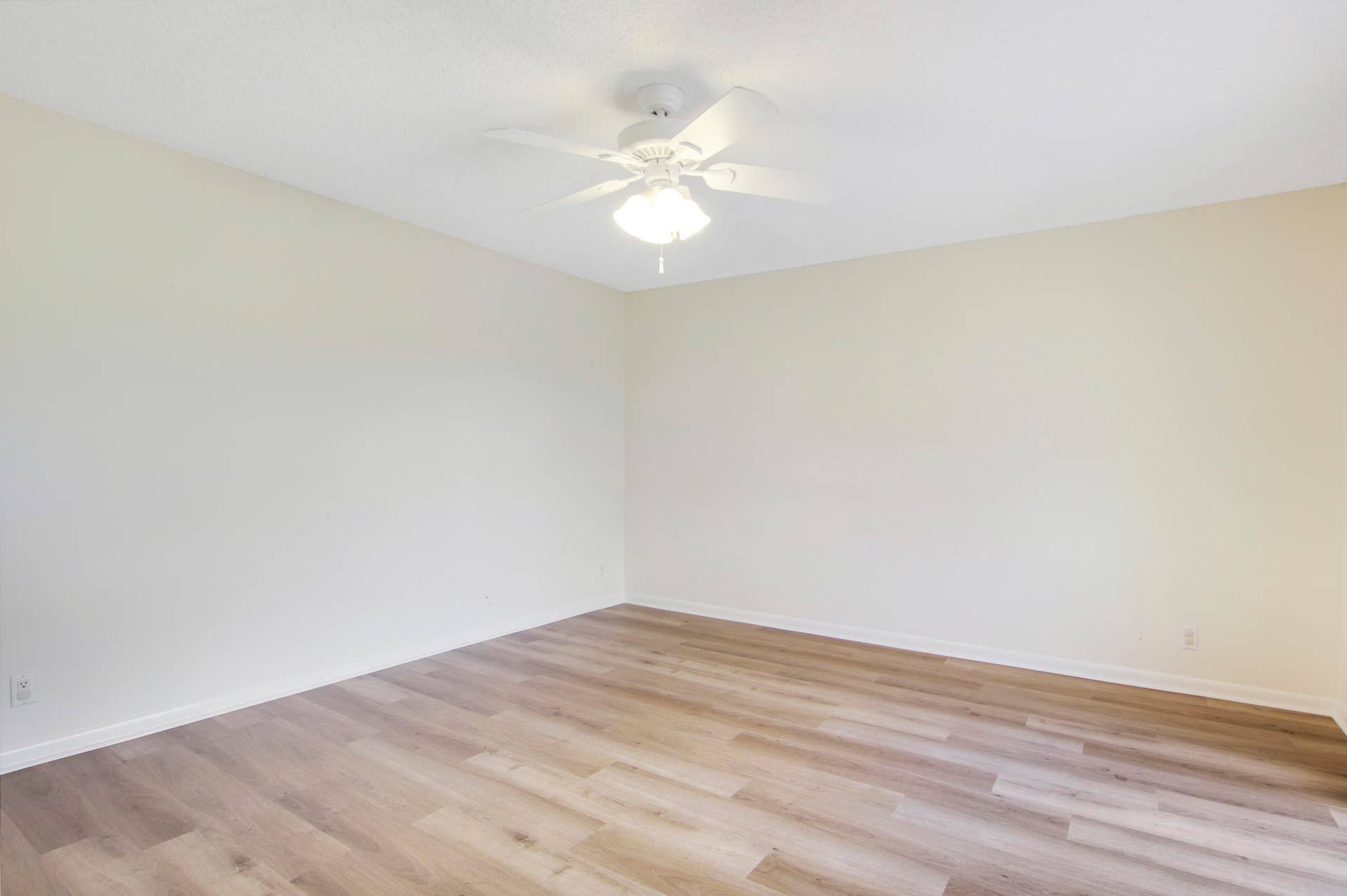 326 Jupiter Lakes Boulevard, #2318d, Jupiter, FL 33458 The second bedroom is also located on the second floor.