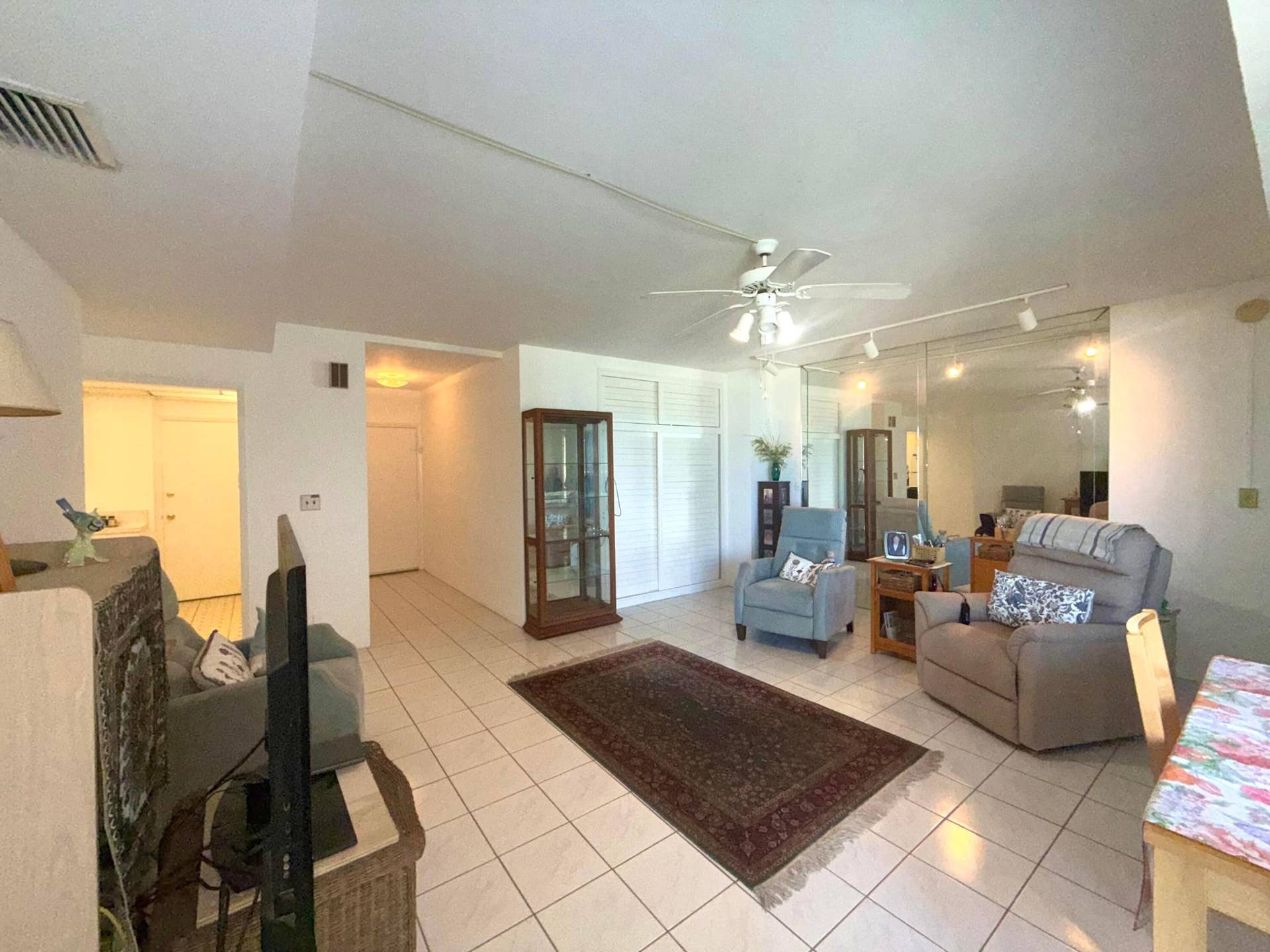 3233 NE 34th Street, #1112, Fort Lauderdale, FL 33308 Living / Dining Room