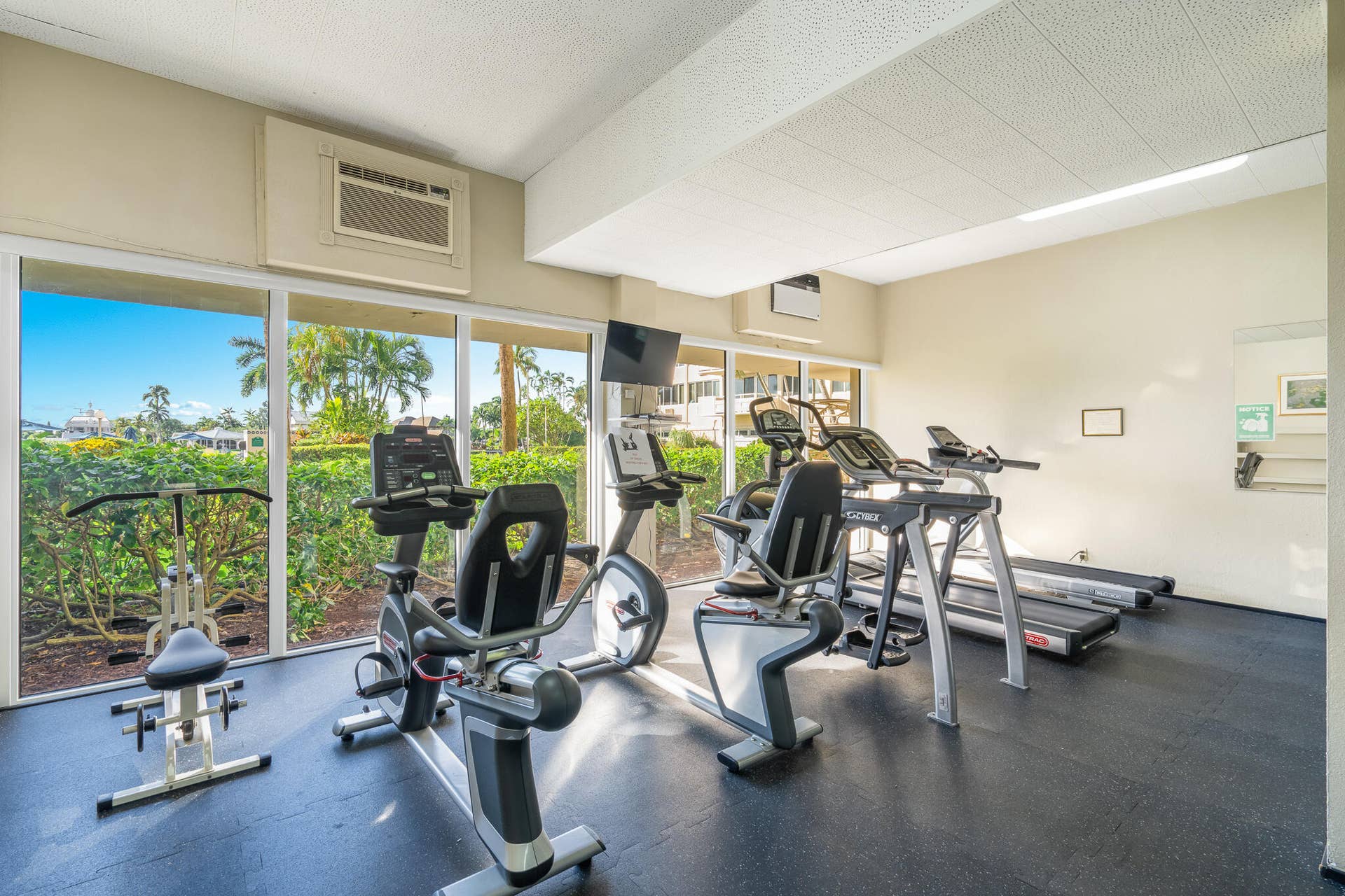 3233 NE 34th Street, #1112, Fort Lauderdale, FL 33308 Fitness Center