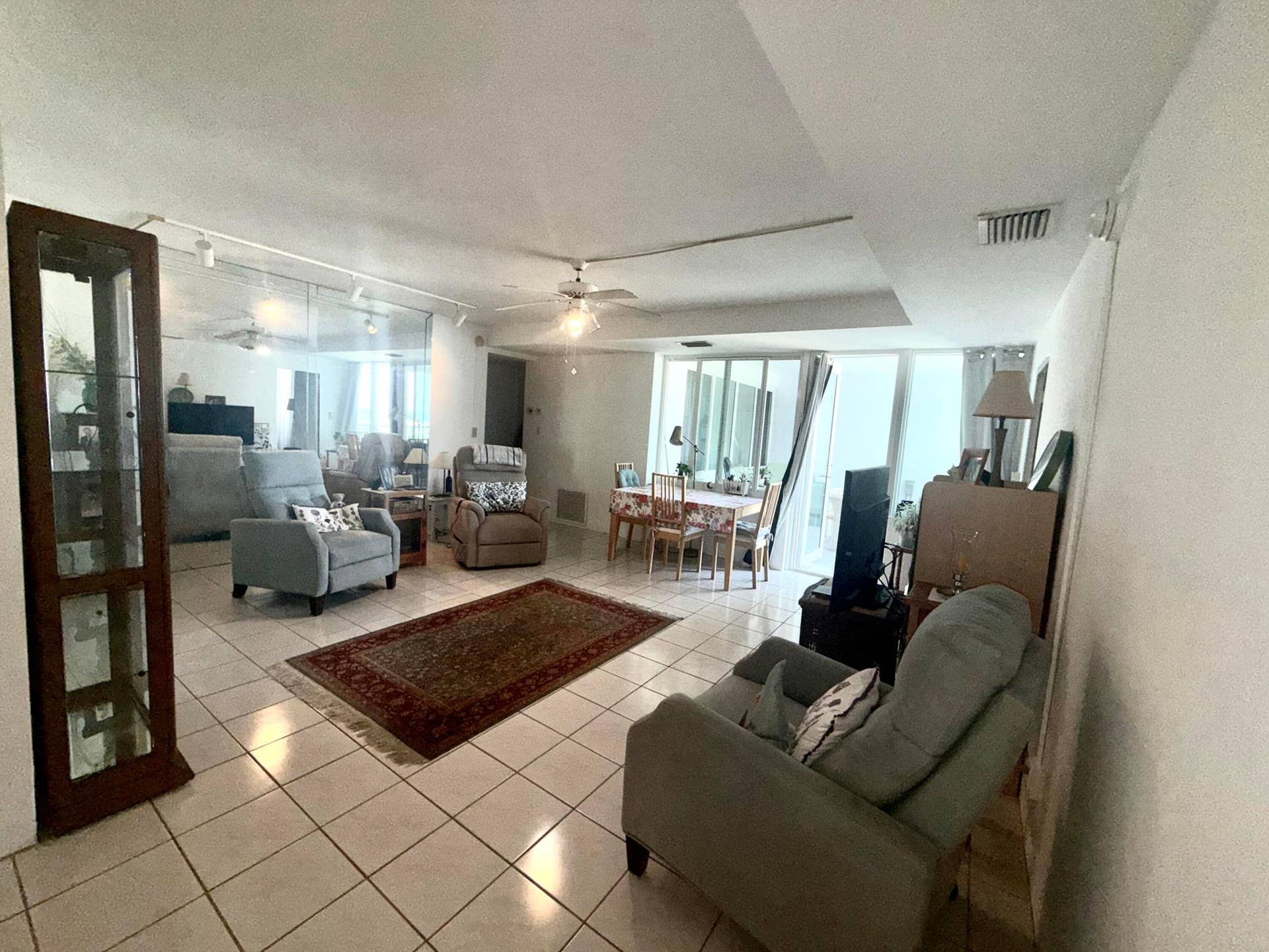 3233 NE 34th Street, #1112, Fort Lauderdale, FL 33308 Living / Dining Room