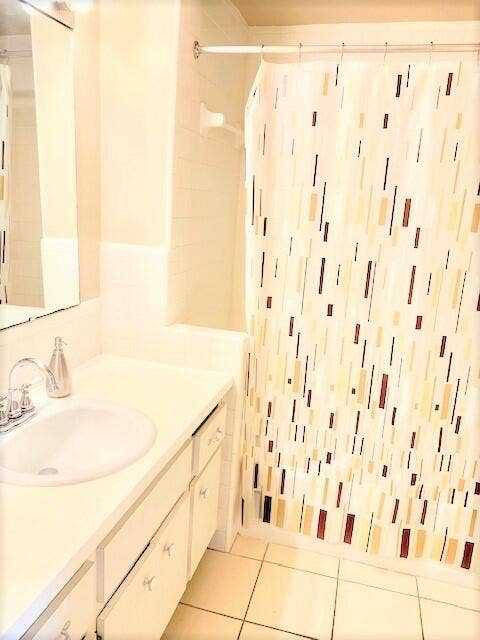 2426 SE 17th Street, #307a, Fort Lauderdale, FL 33316 bath room 2